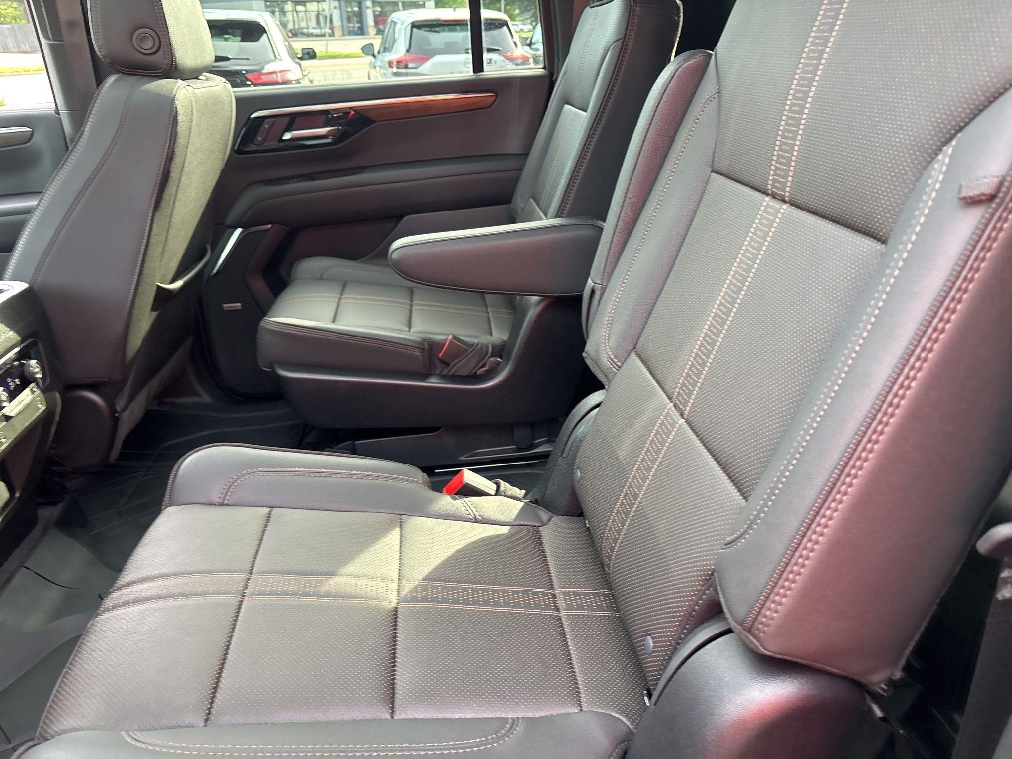 Chevrolet Suburban  2025