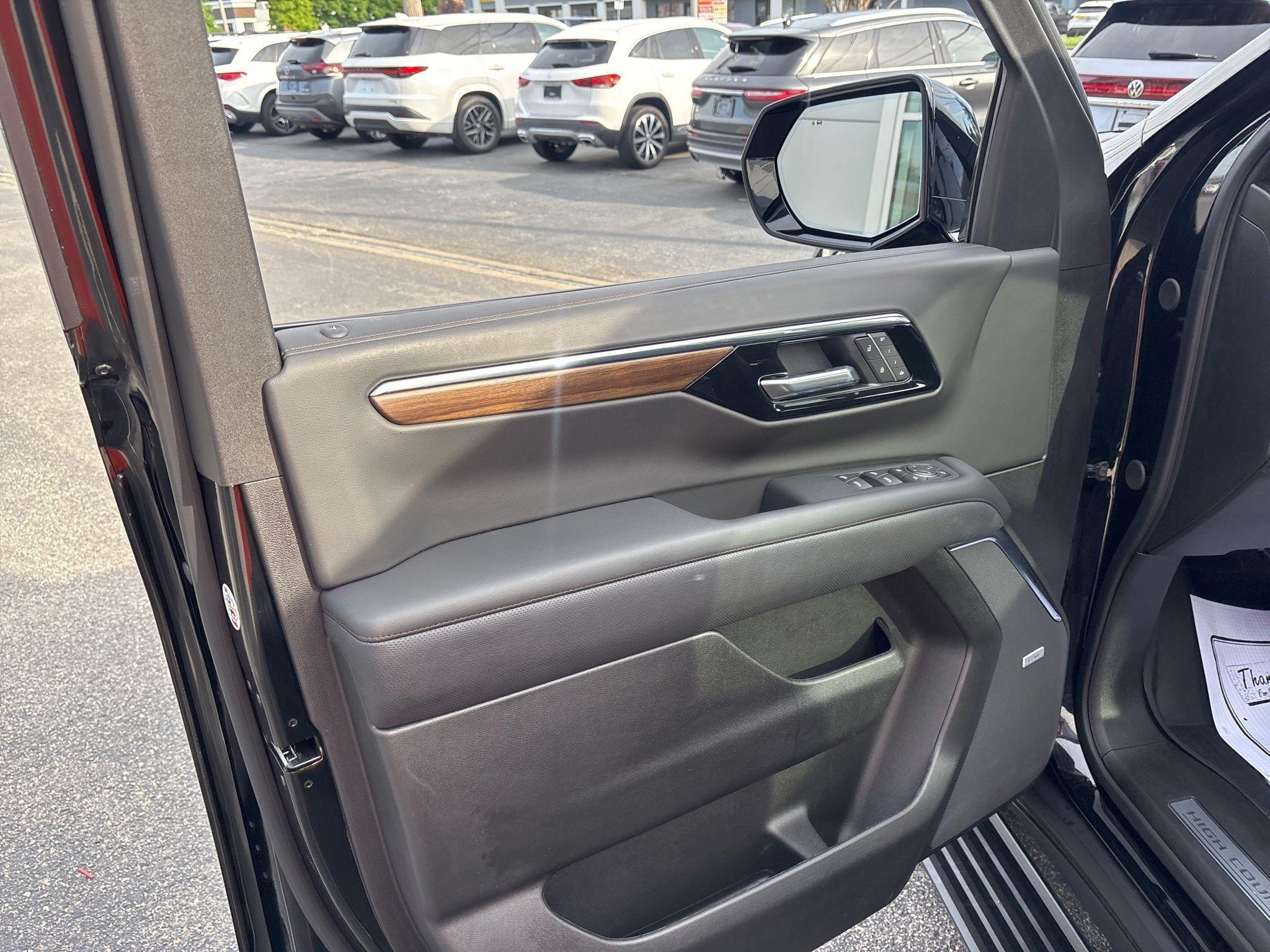 Chevrolet Suburban  2025