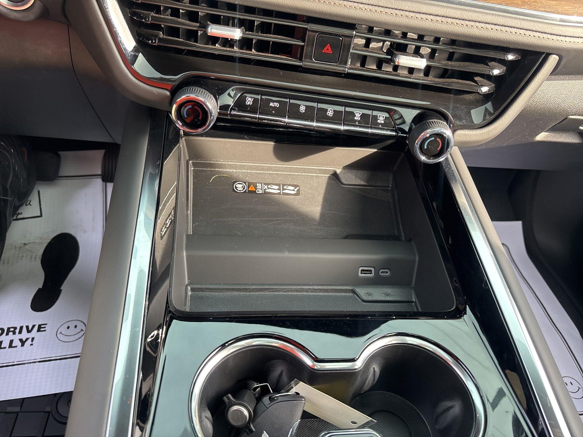 Chevrolet Suburban  2025