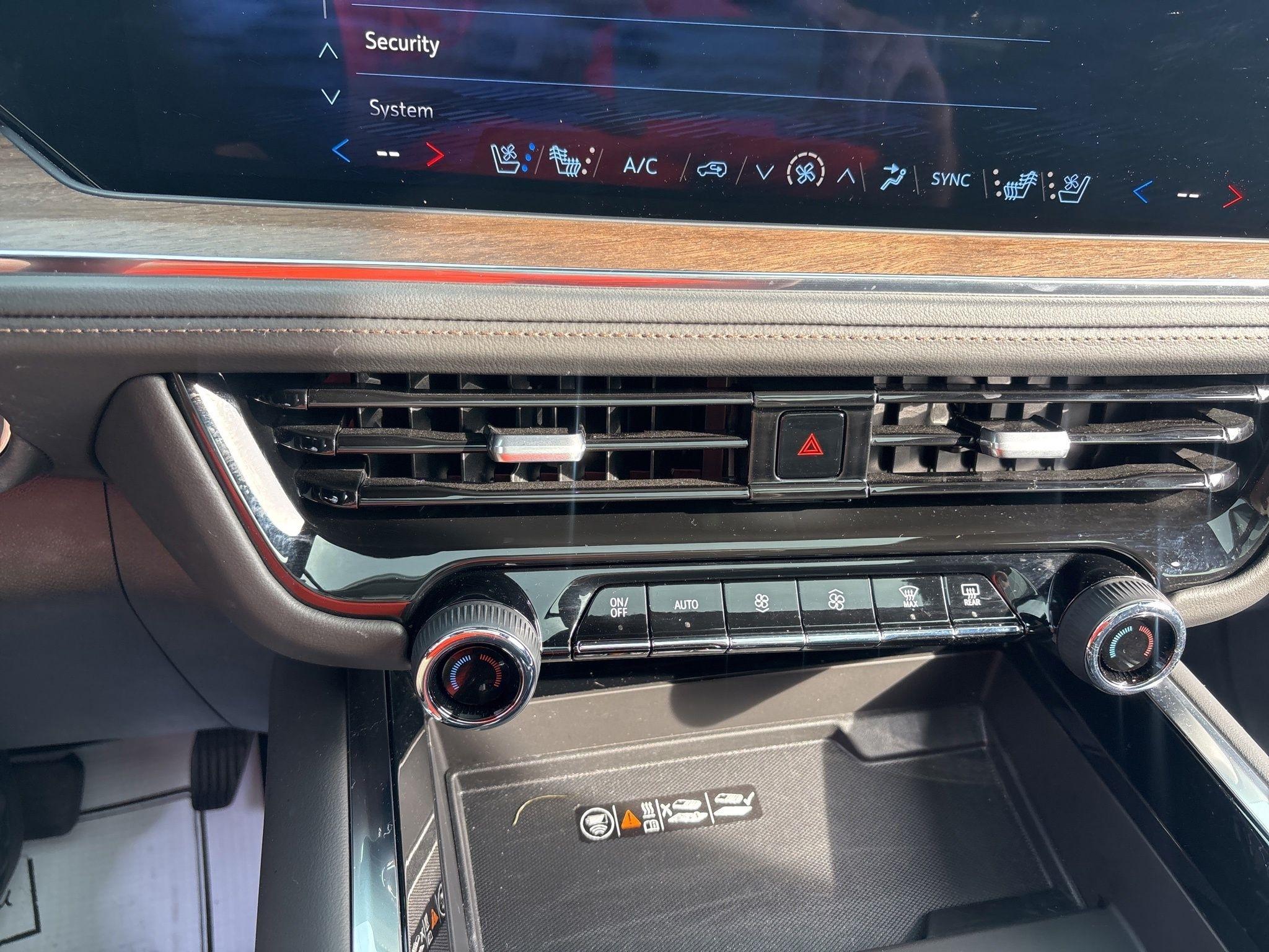 Chevrolet Suburban  2025
