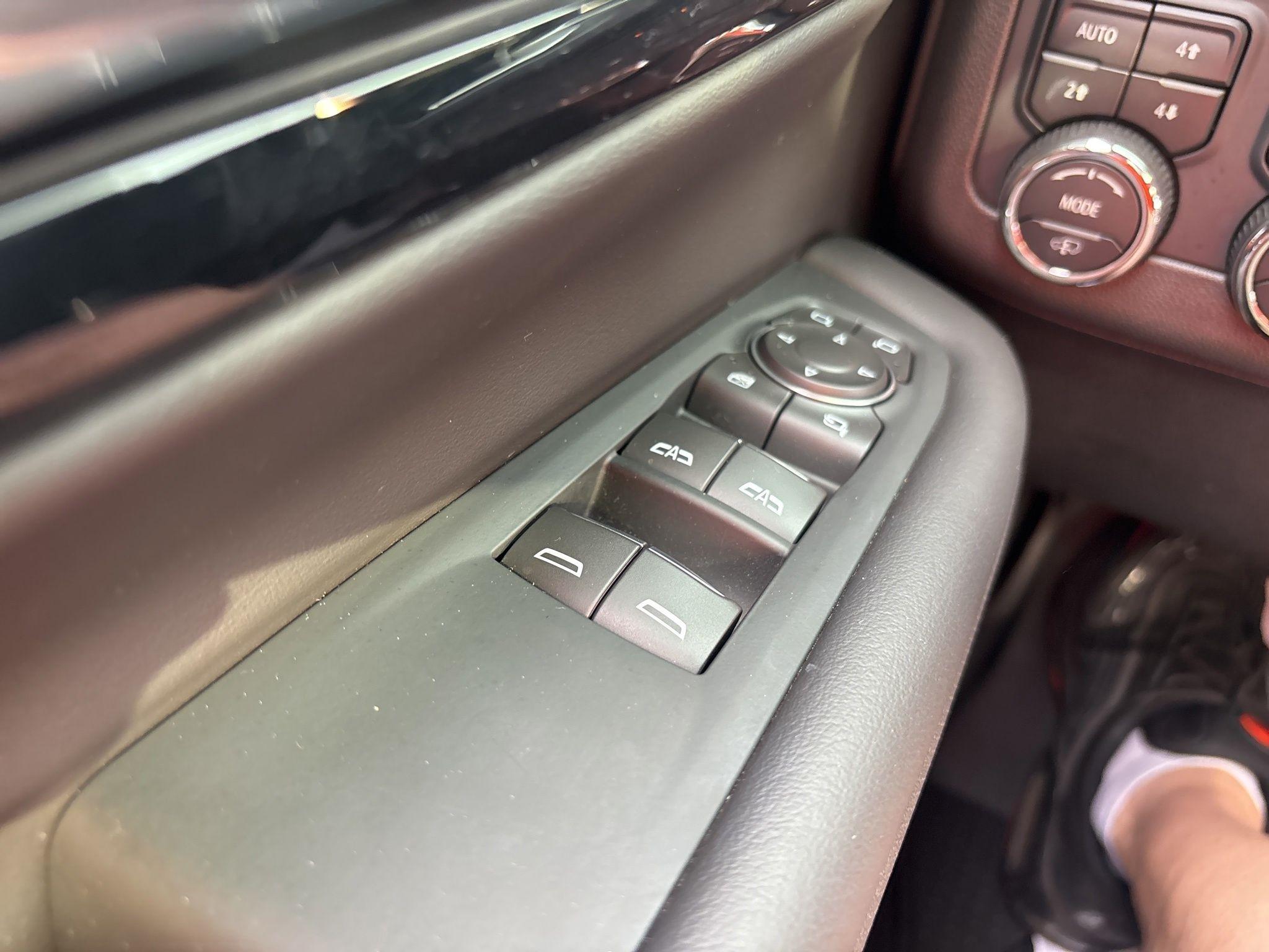 Chevrolet Suburban  2025
