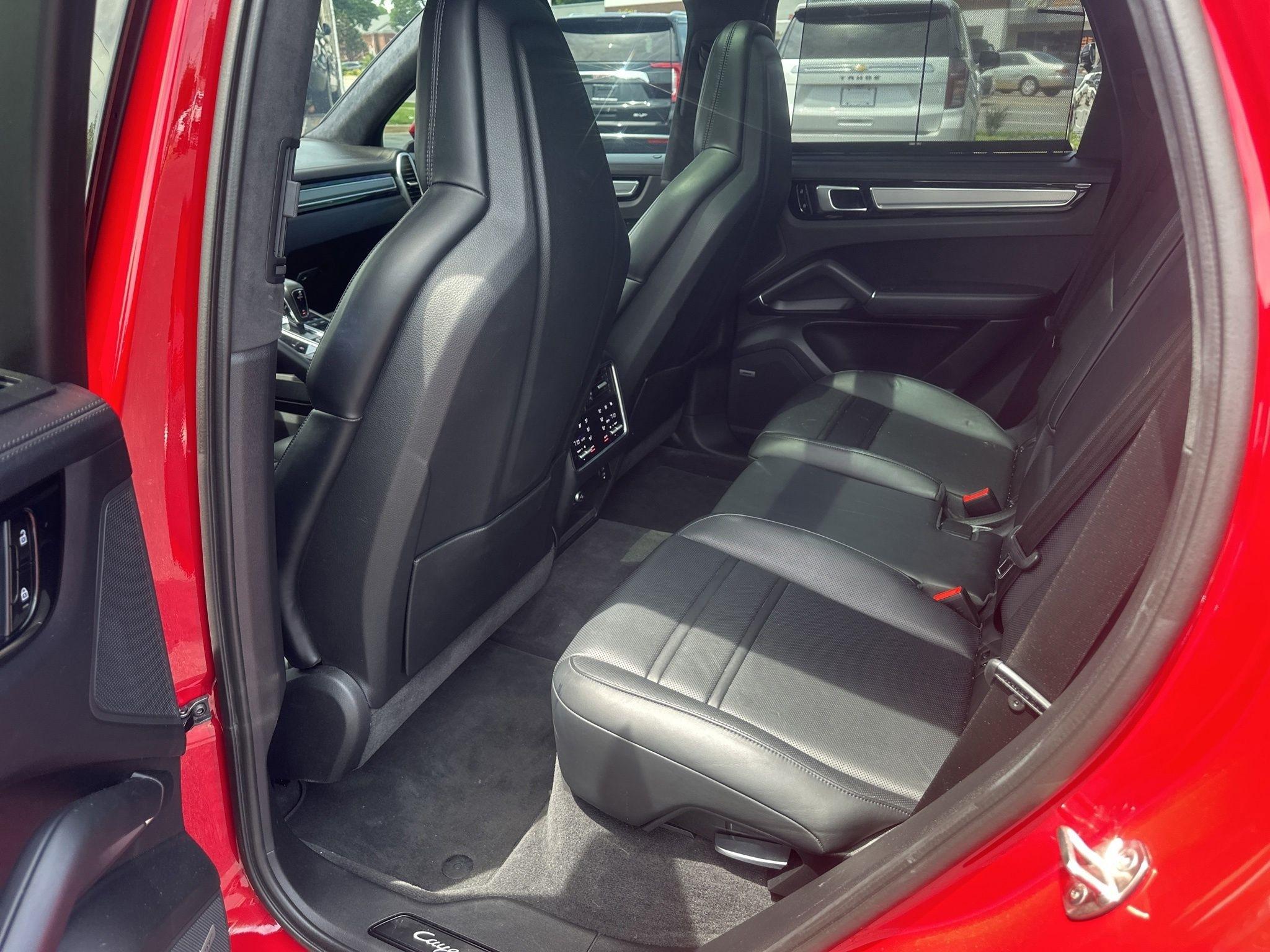 Porsche Cayenne  2021