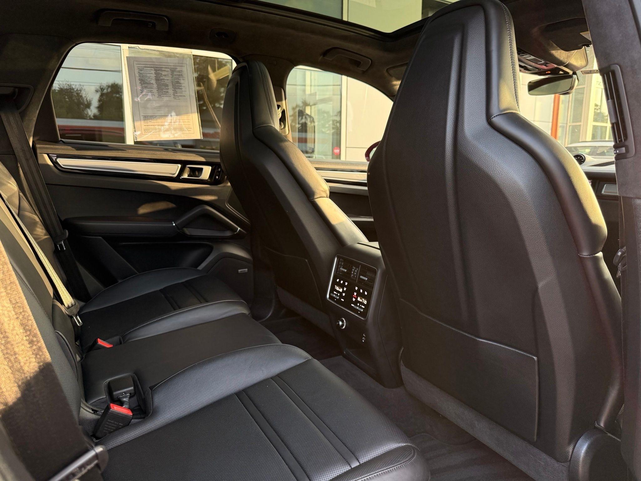 Porsche Cayenne  2021