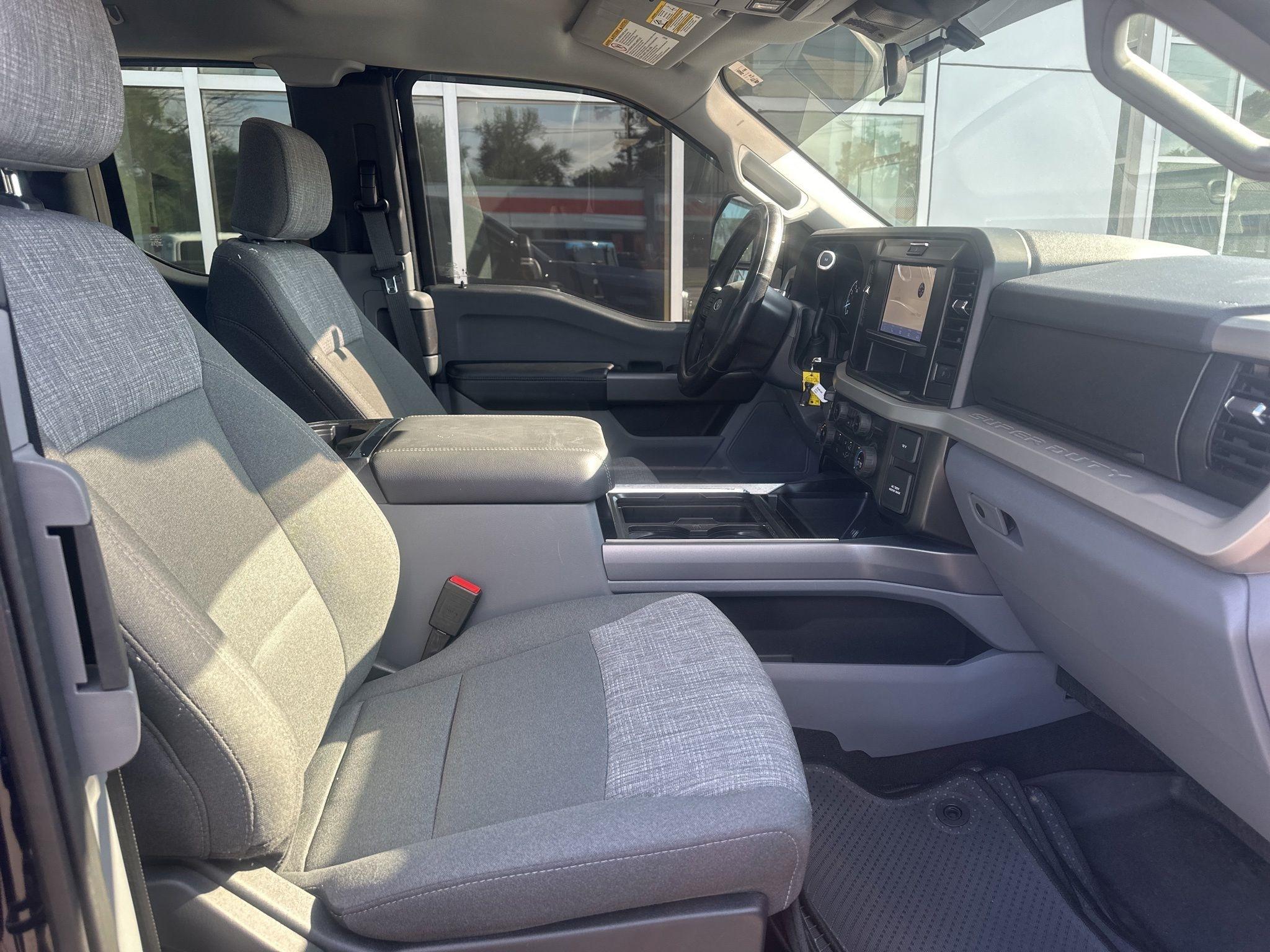 Ford F-250 SD  2025