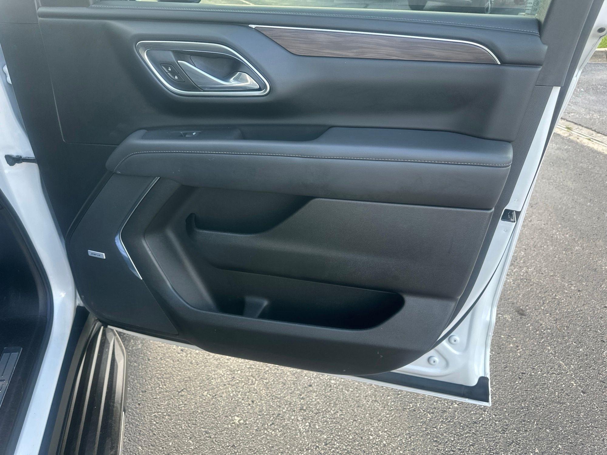 Chevrolet Suburban  2023