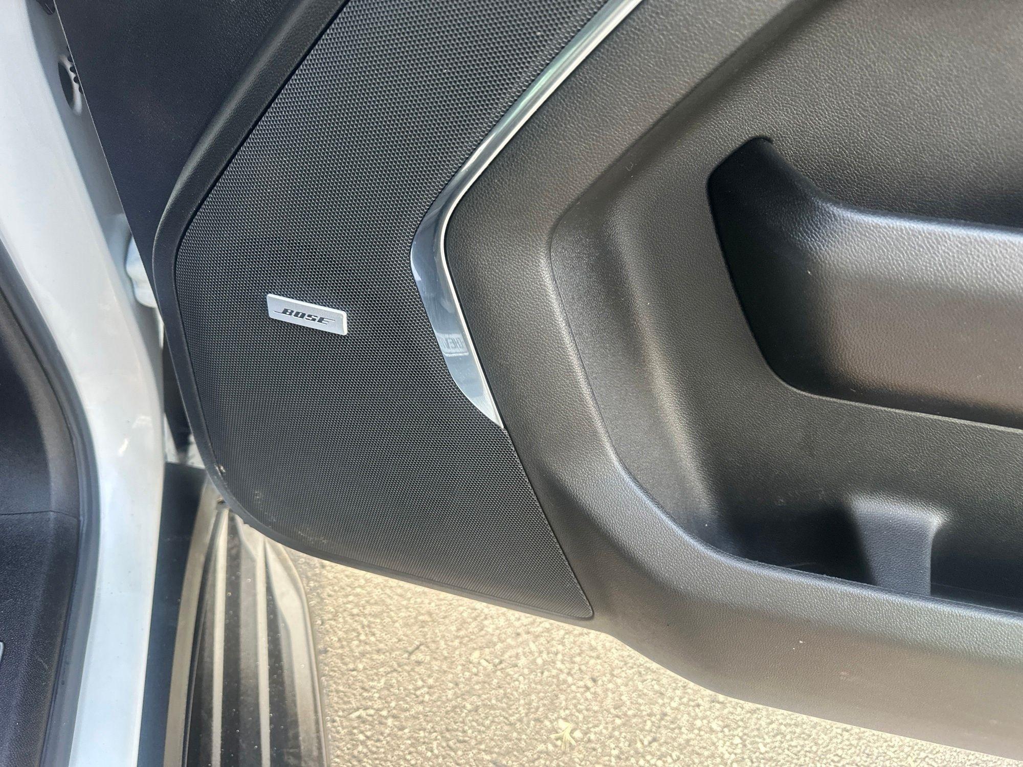 Chevrolet Suburban  2023