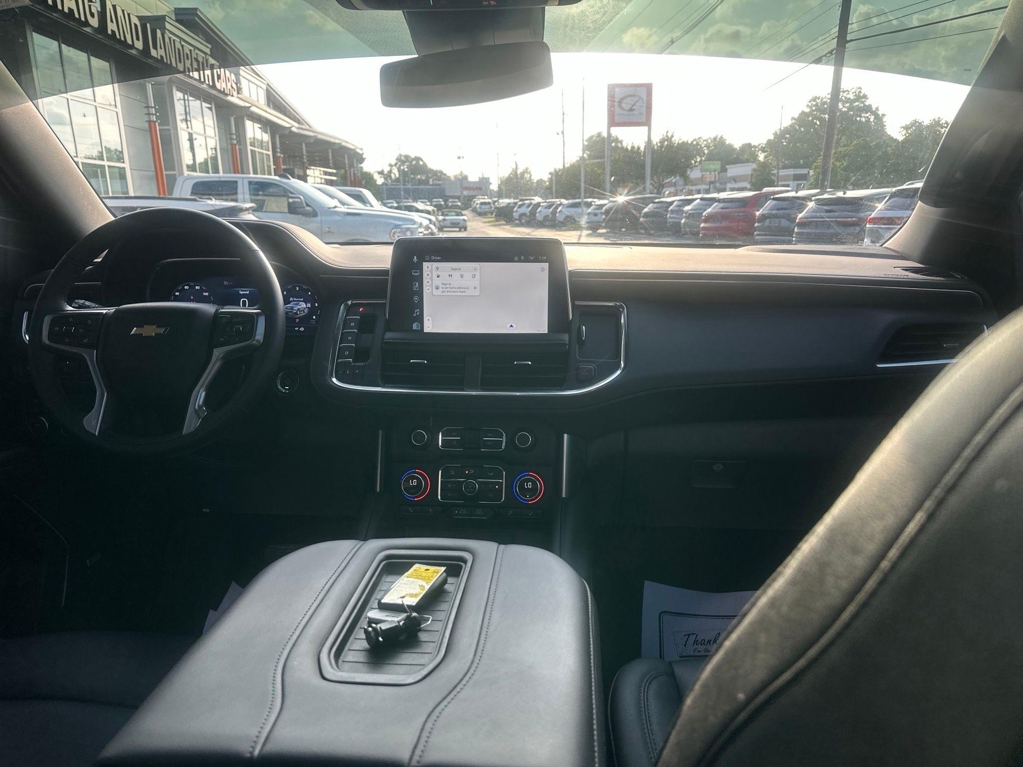 Chevrolet Suburban  2023
