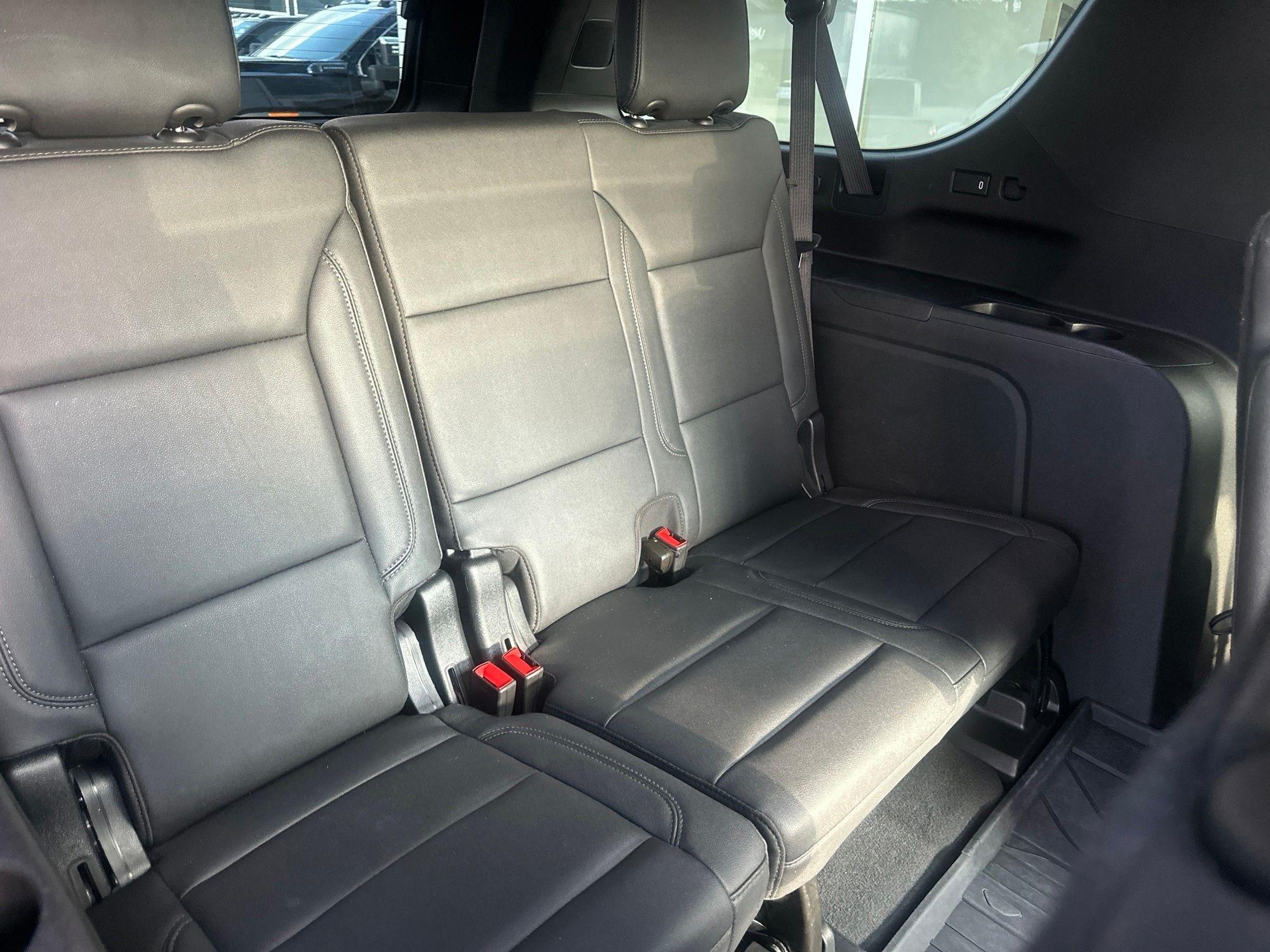 Chevrolet Suburban  2023