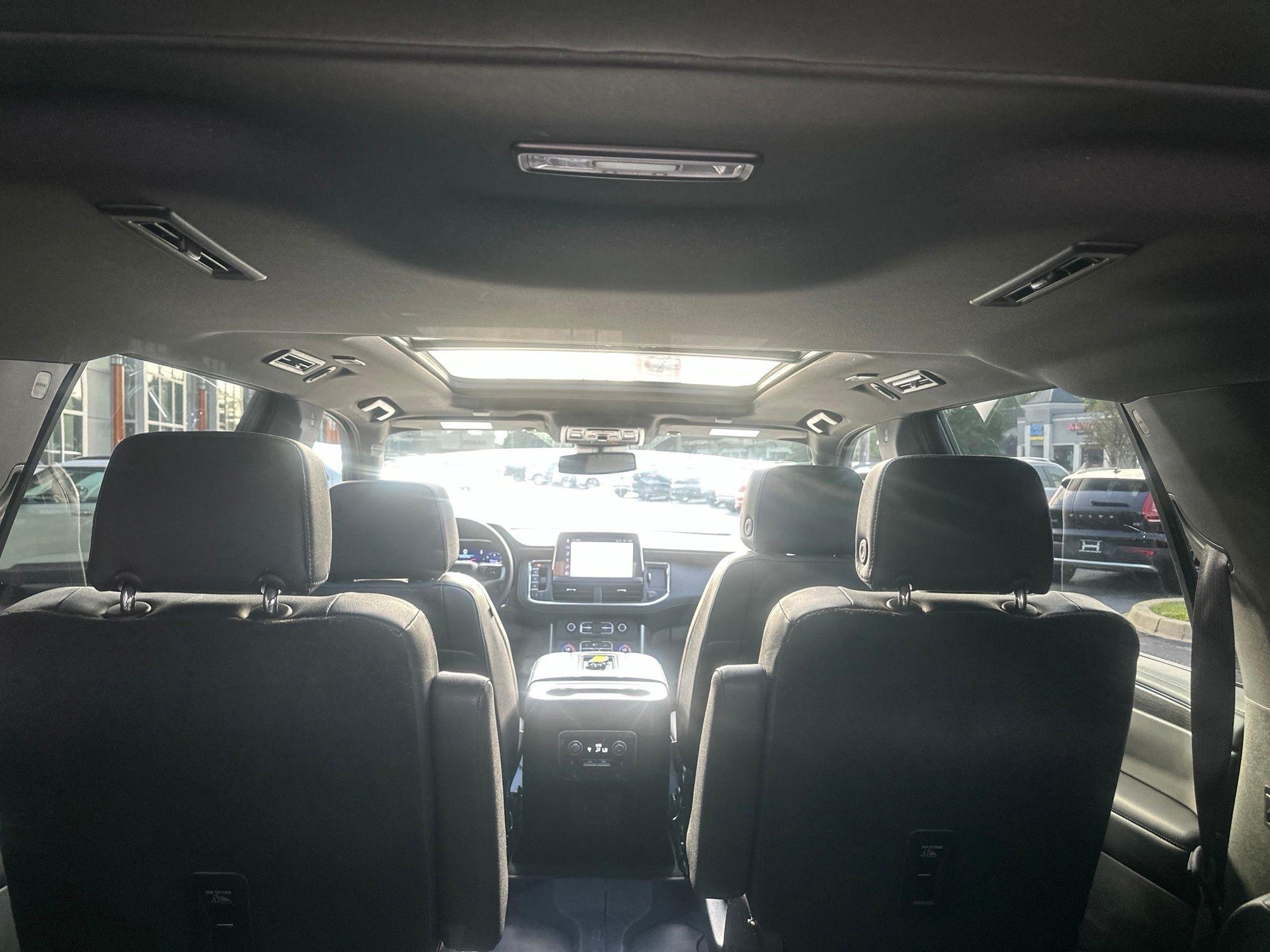 Chevrolet Suburban  2023