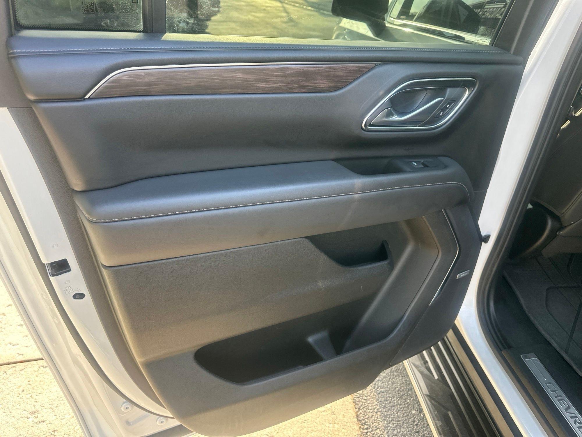 Chevrolet Suburban  2023
