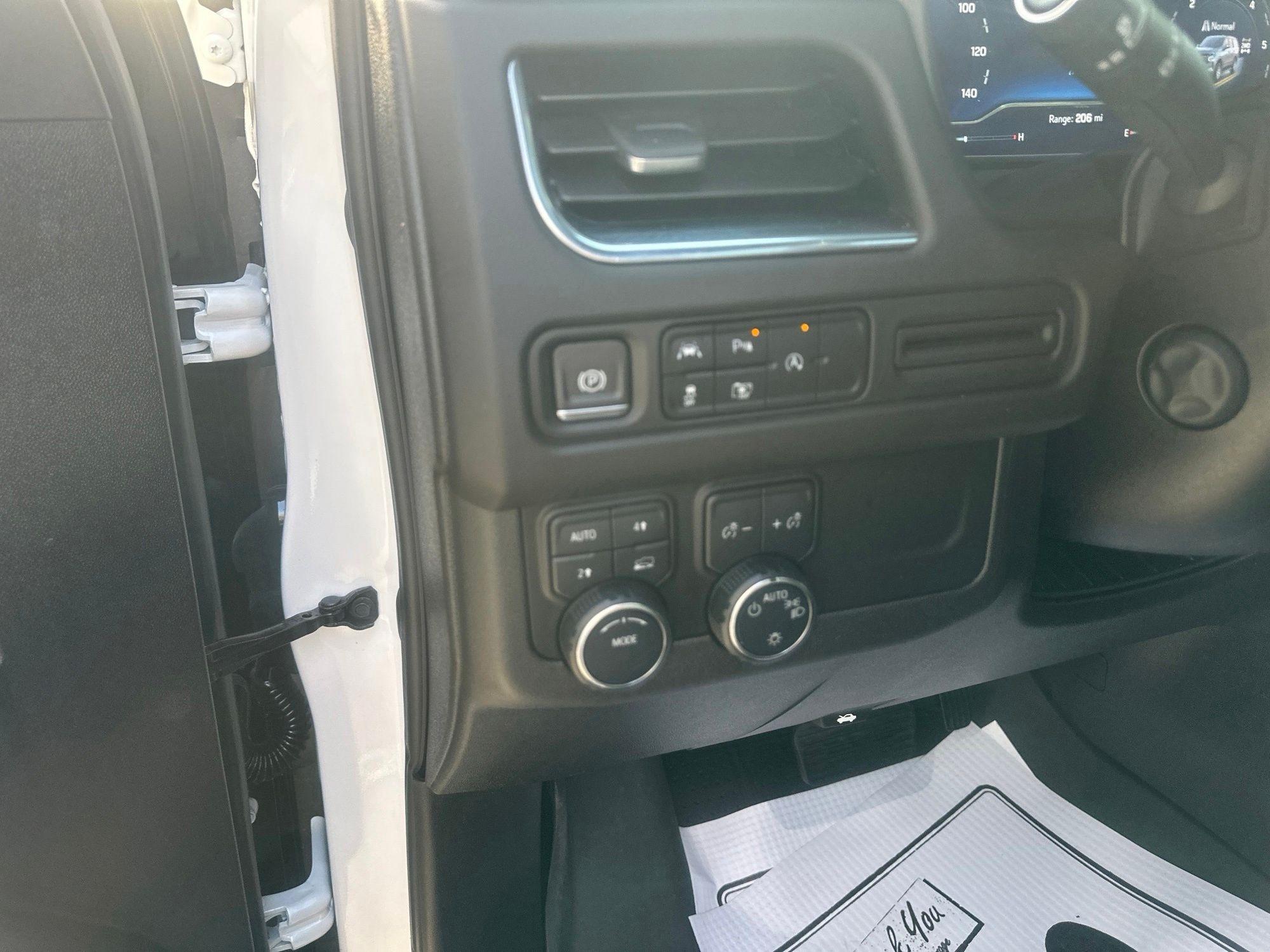 Chevrolet Suburban  2023