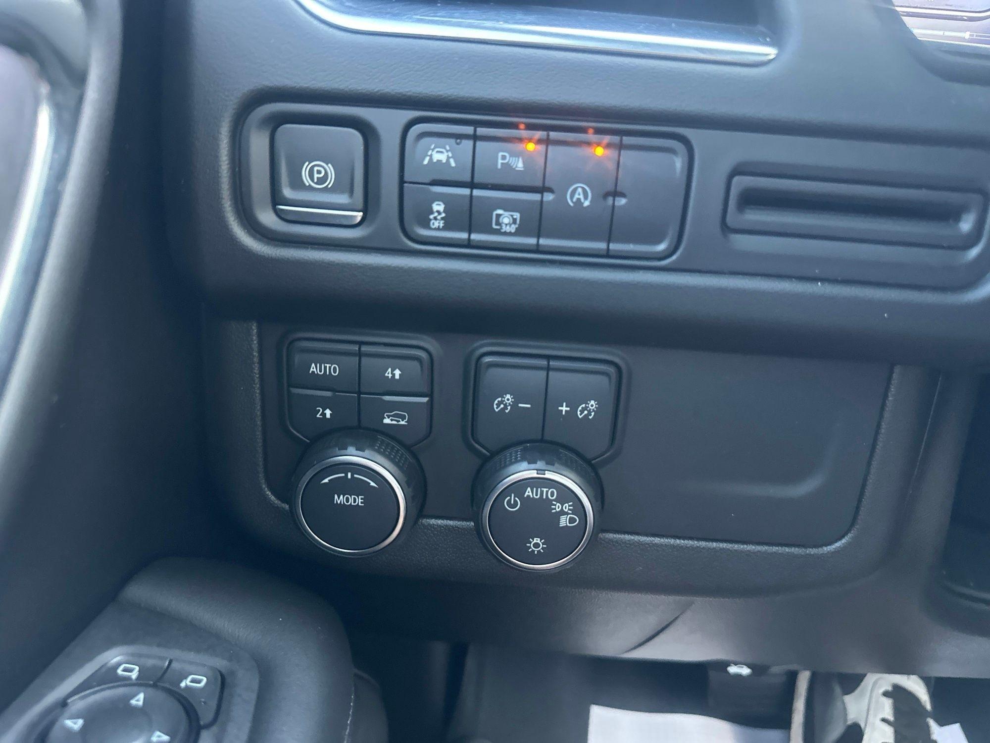 Chevrolet Suburban  2023