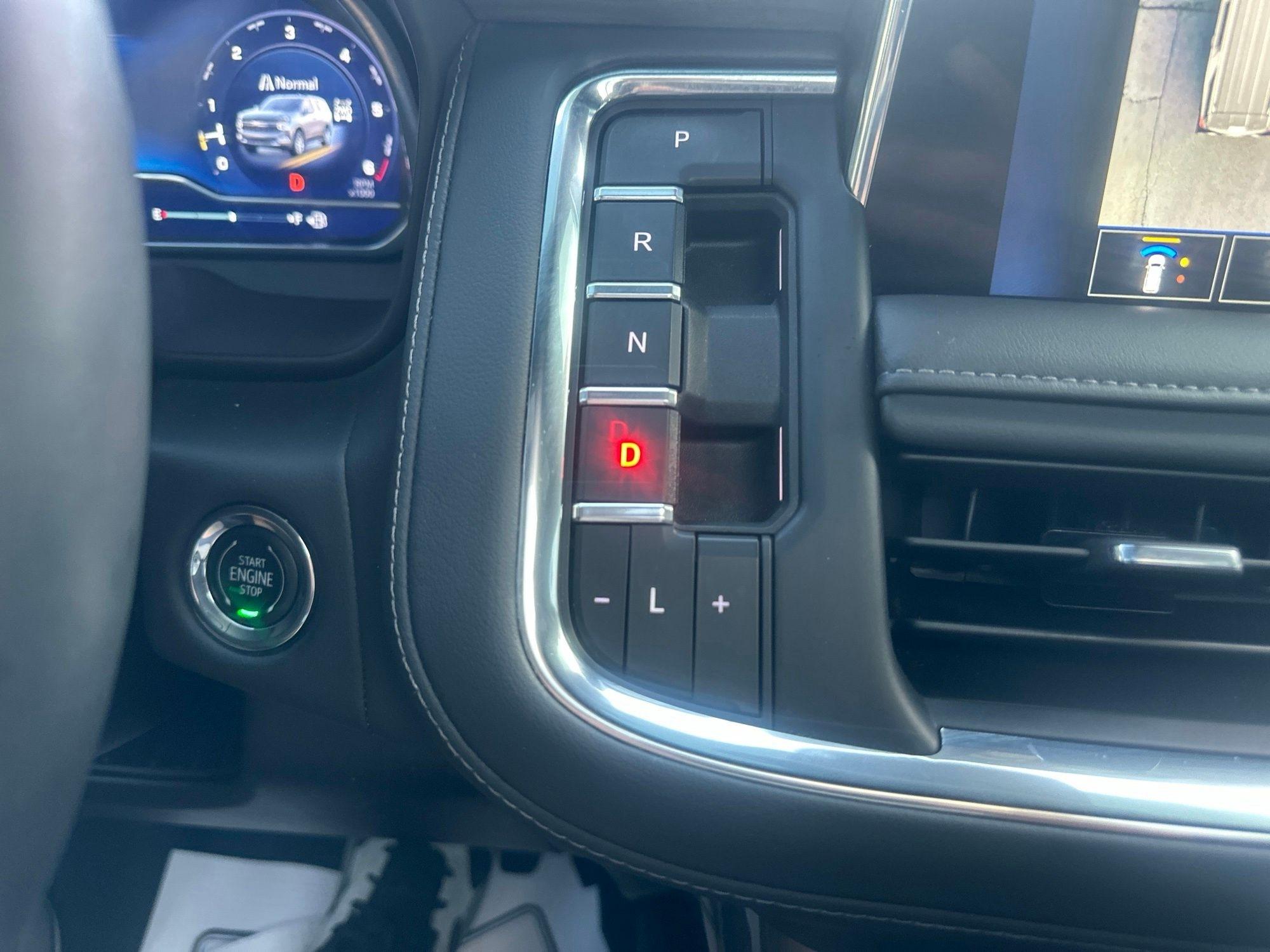 Chevrolet Suburban  2023