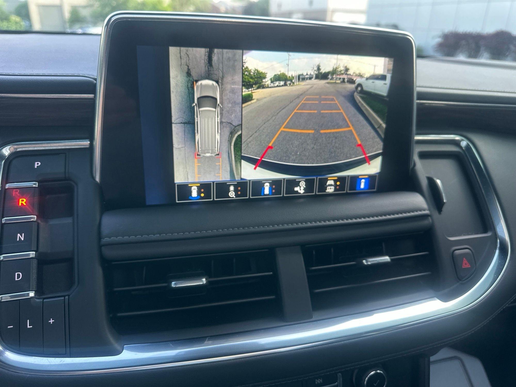 Chevrolet Suburban  2023
