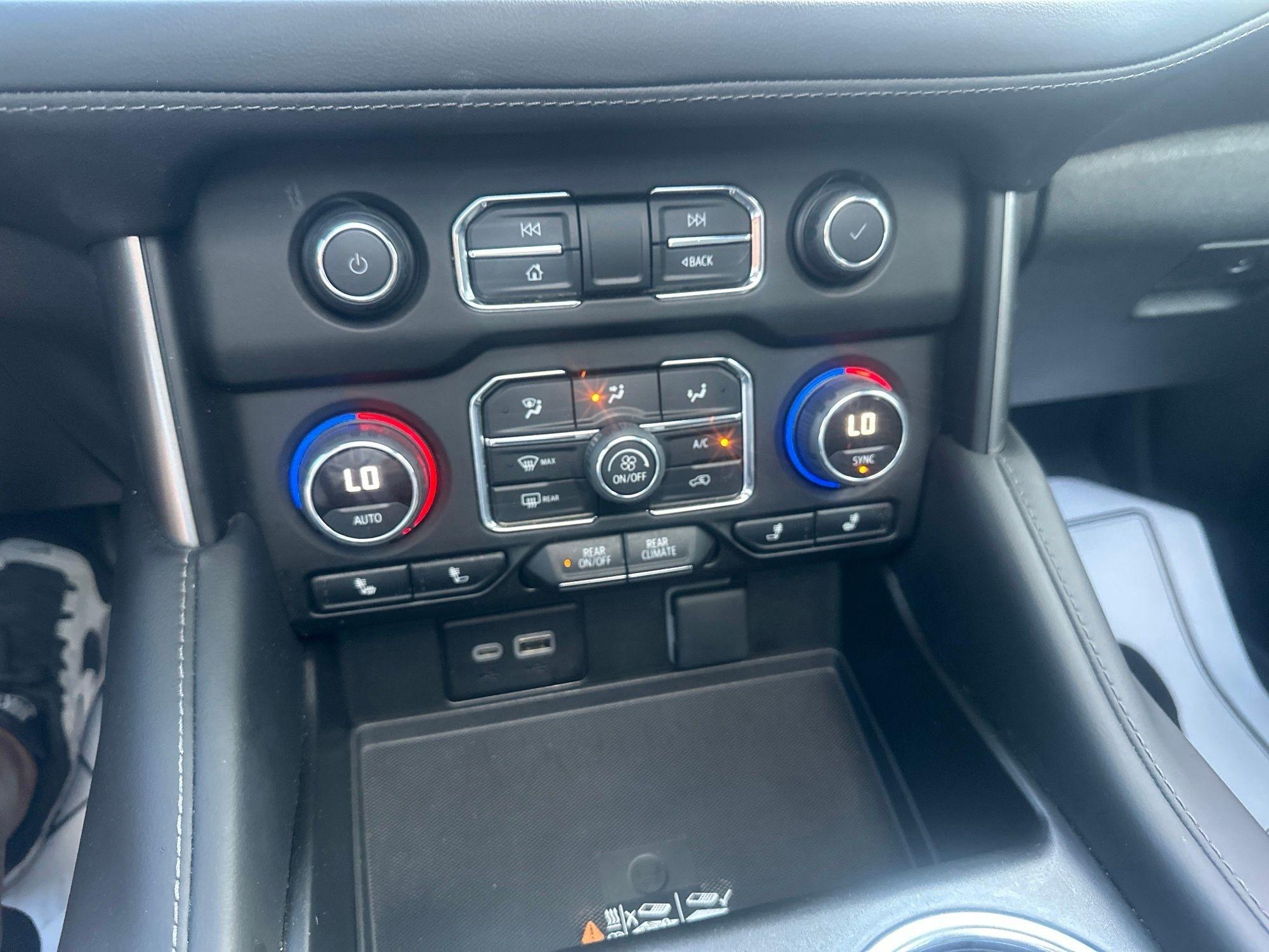 Chevrolet Suburban  2023