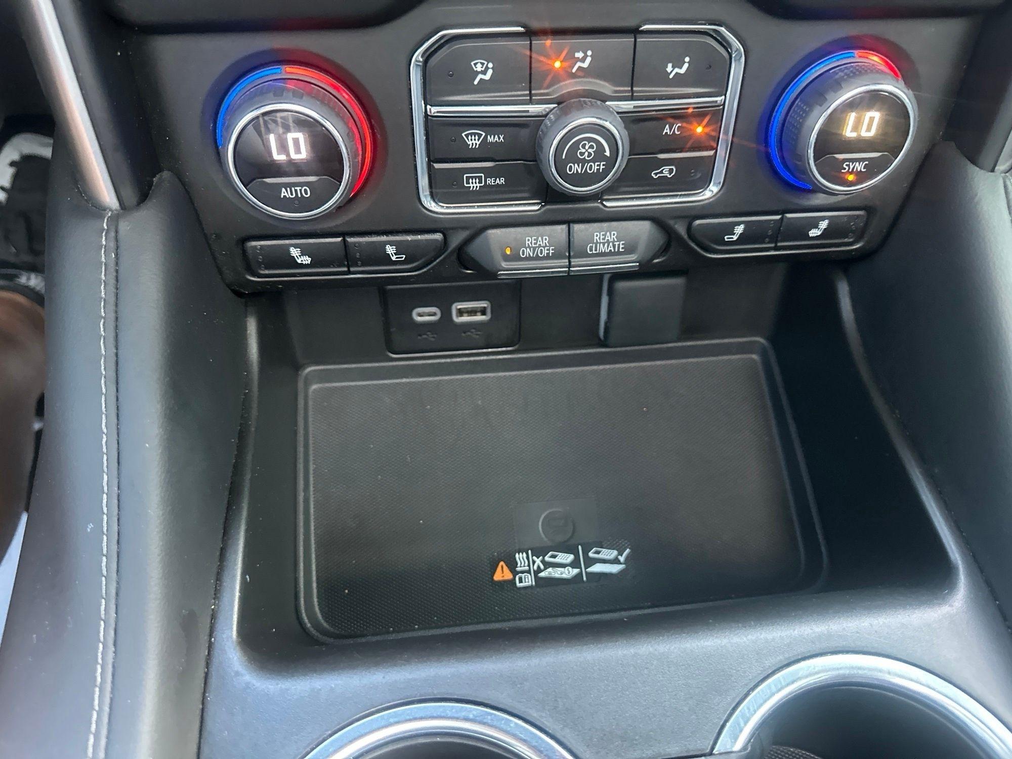 Chevrolet Suburban  2023