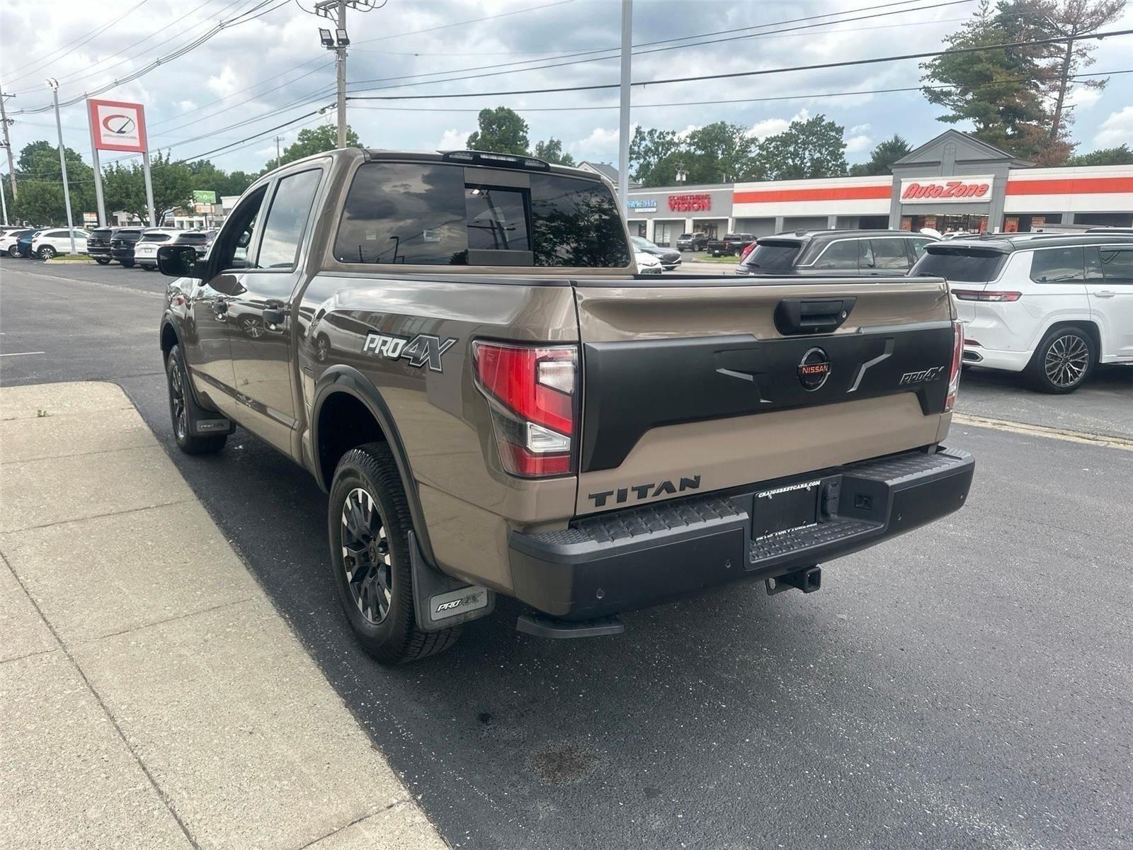 Nissan Titan  2021