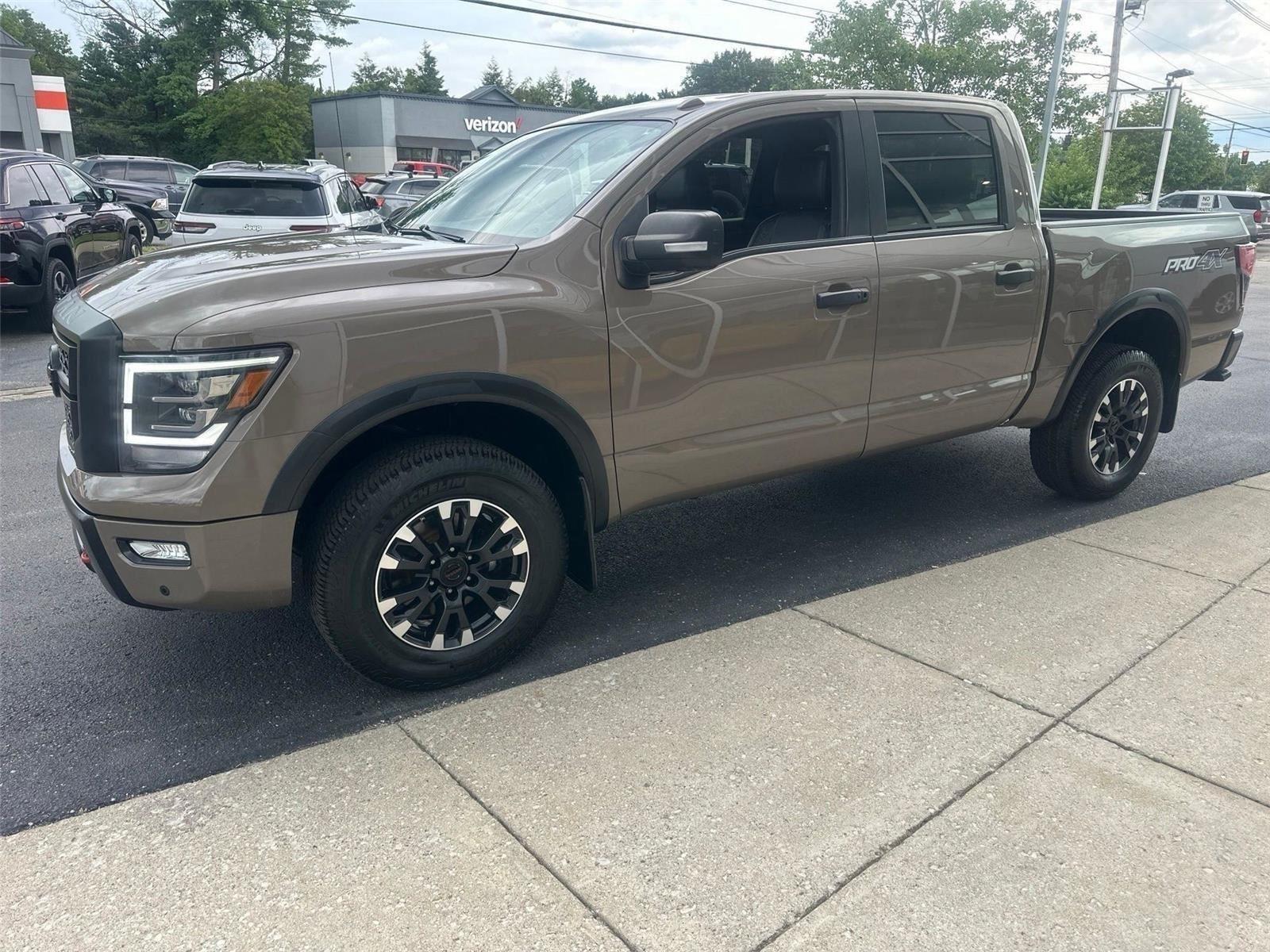 Nissan Titan  2021