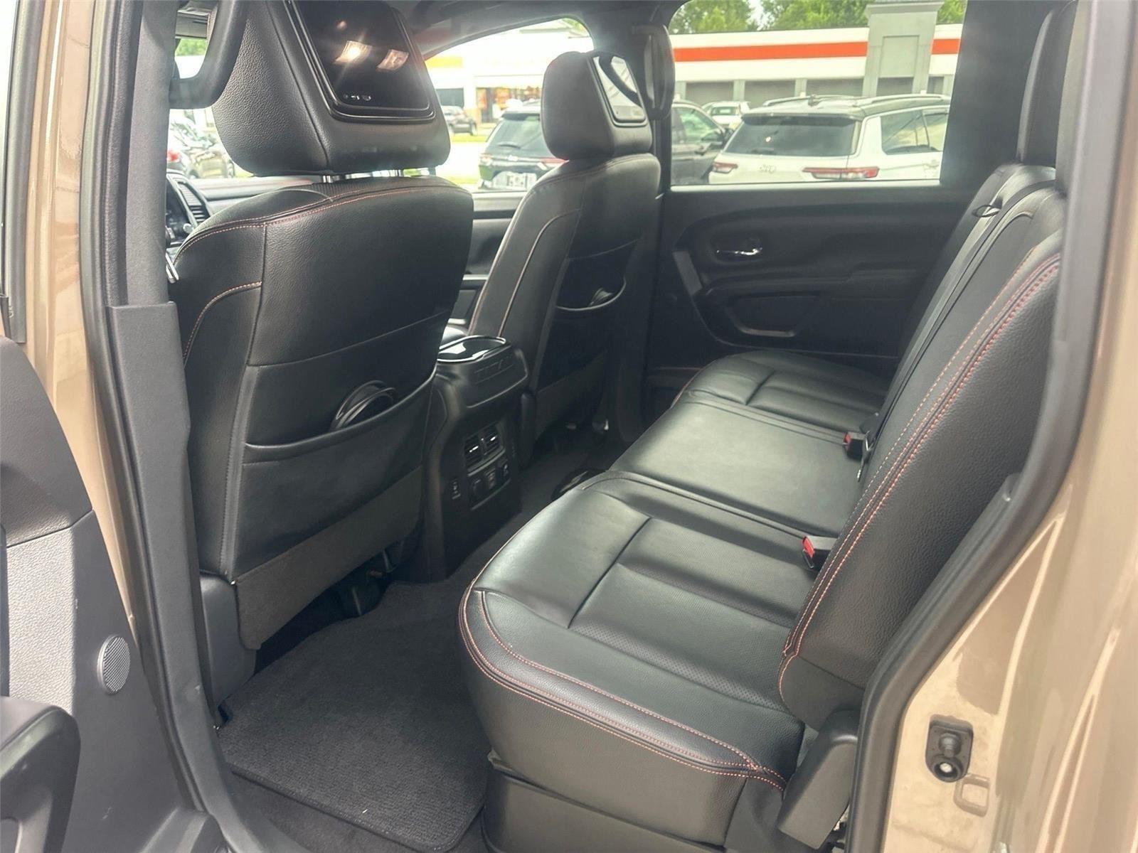 Nissan Titan  2021