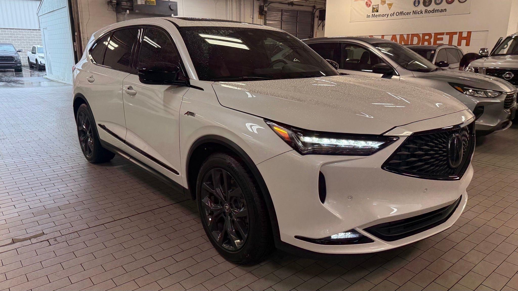 Acura MDX  2023