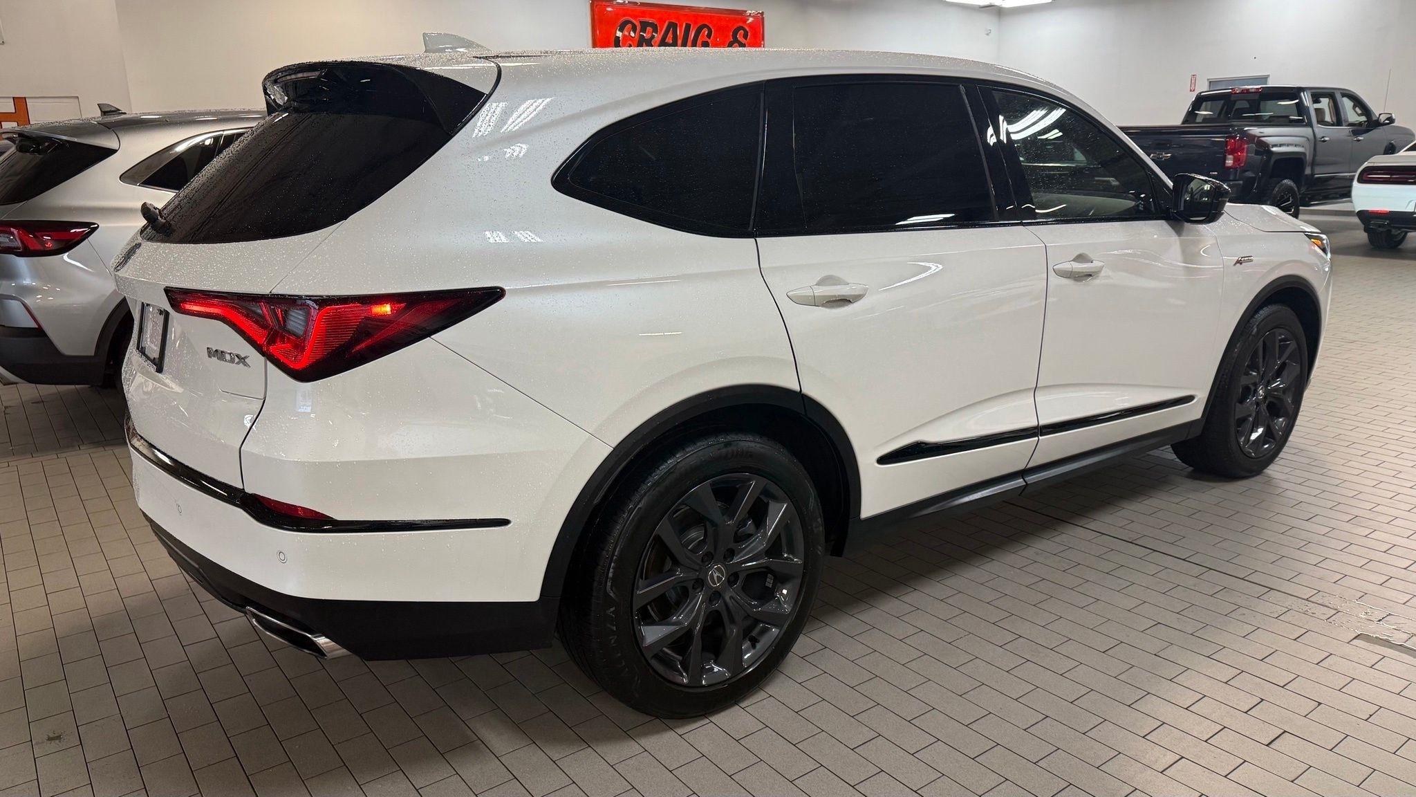 Acura MDX  2023