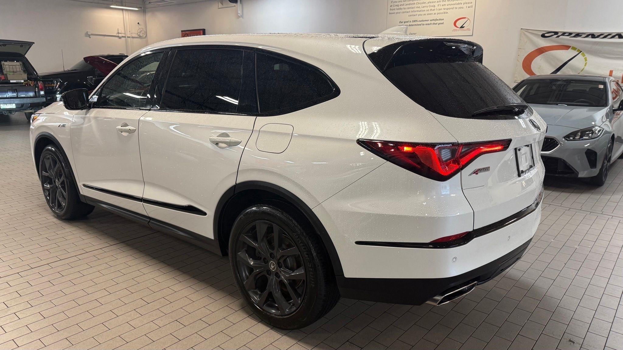 Acura MDX  2023
