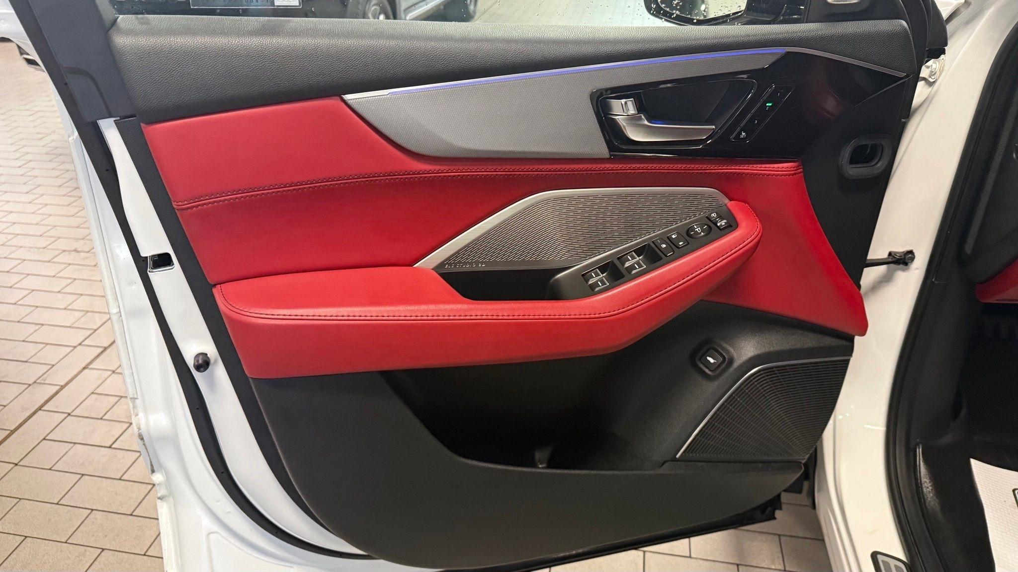 Acura MDX  2023