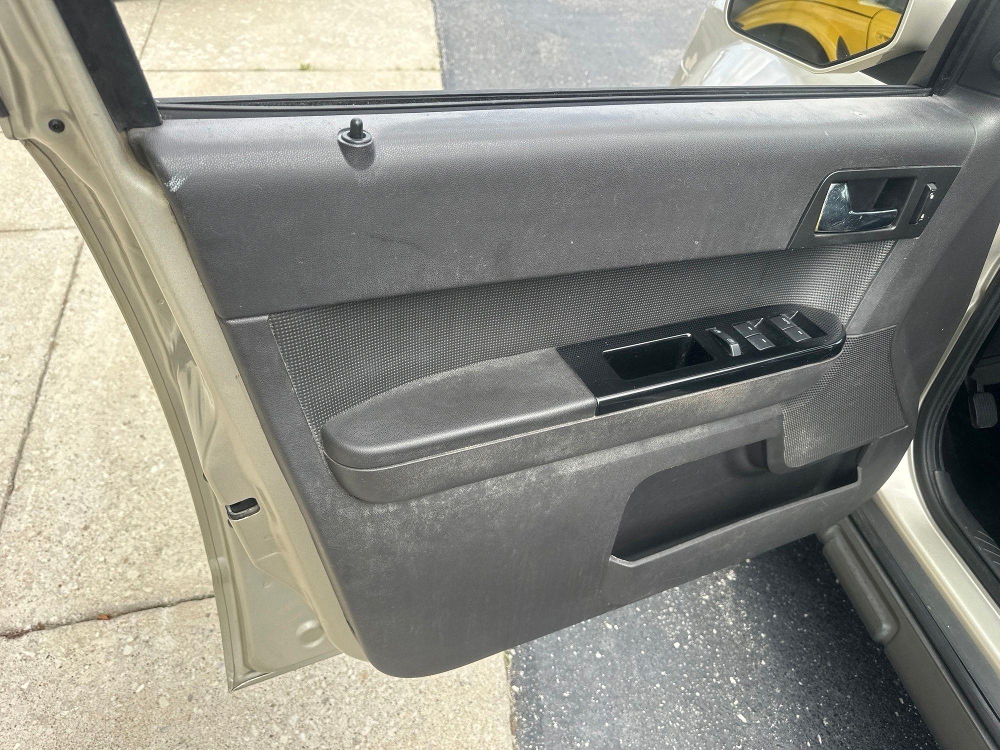 Ford Escape  2012