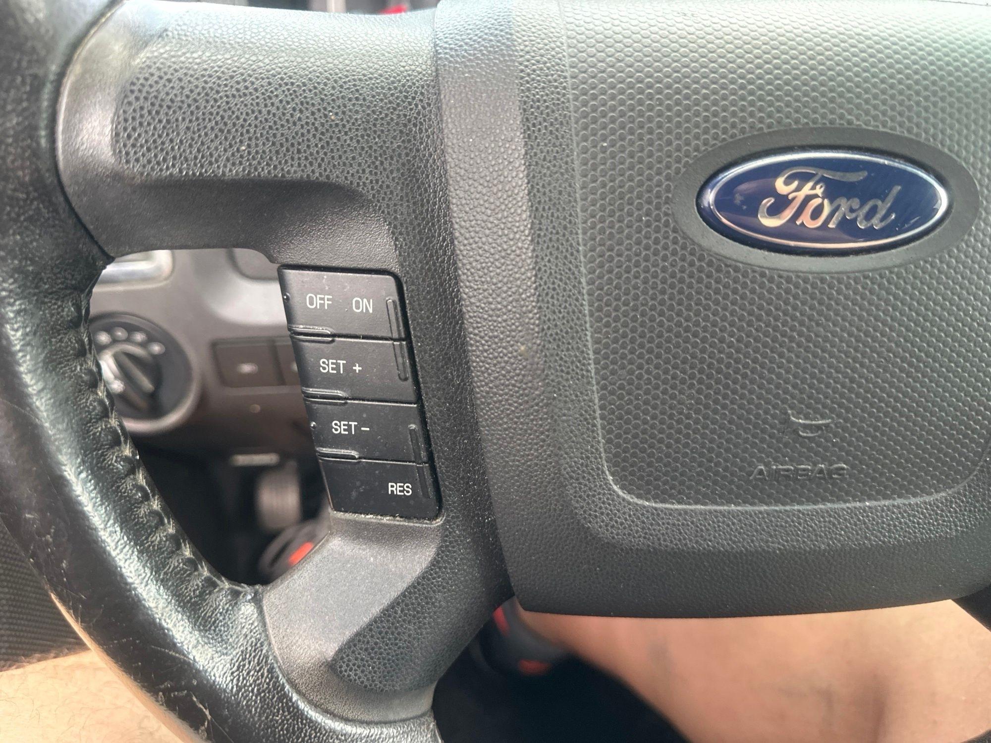 Ford Escape  2012