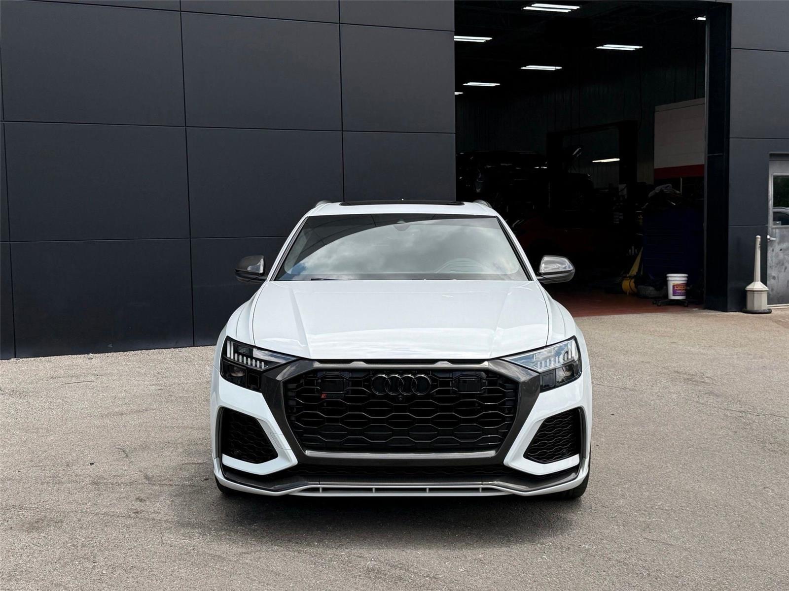 2022 Audi RS Q8 -'s photo