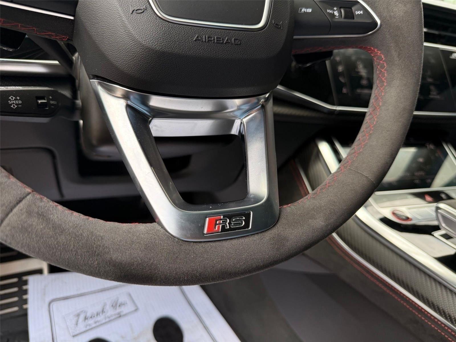 Audi RS Q8  2022