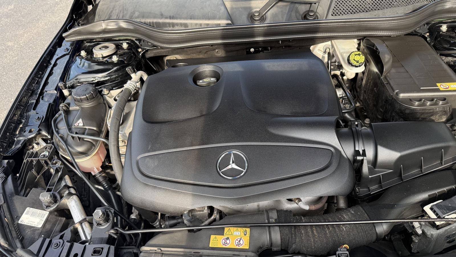 Mercedes-Benz GLA-Class  2015