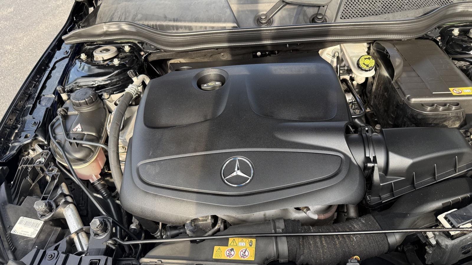 Mercedes-Benz GLA-Class  2015