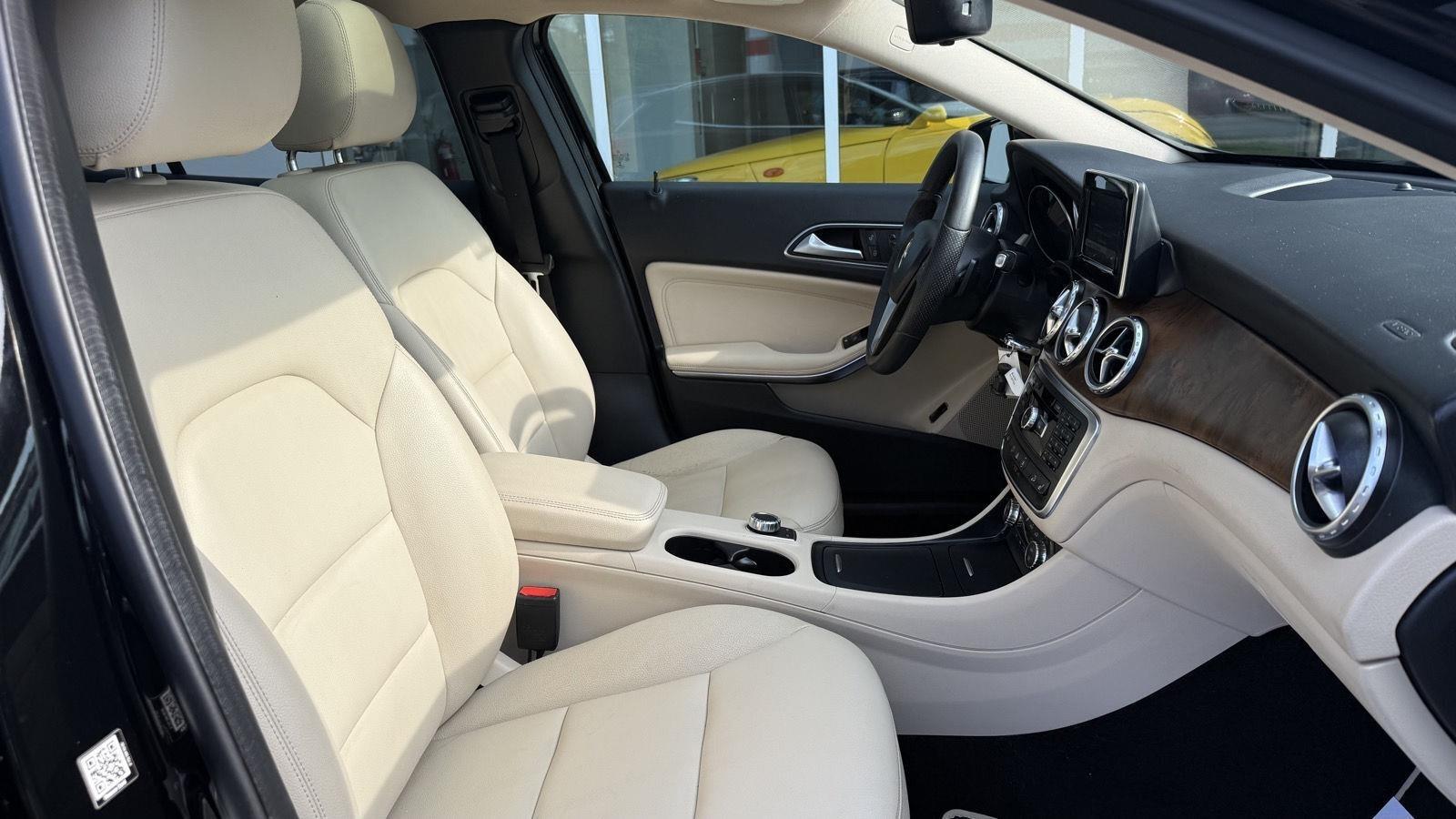 Mercedes-Benz GLA-Class  2015