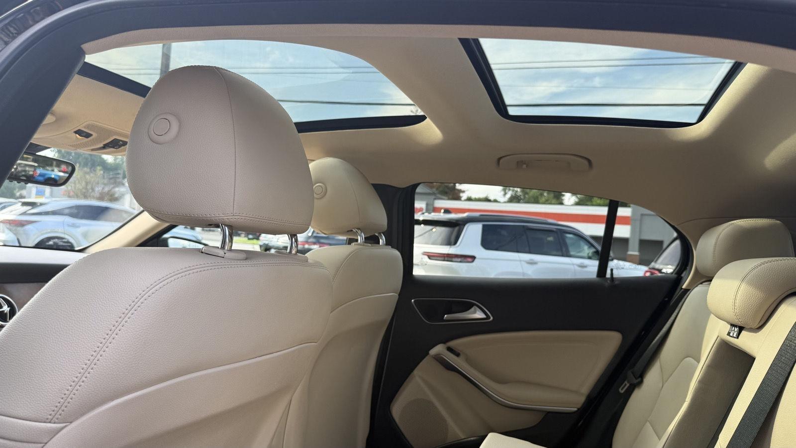 Mercedes-Benz GLA-Class  2015