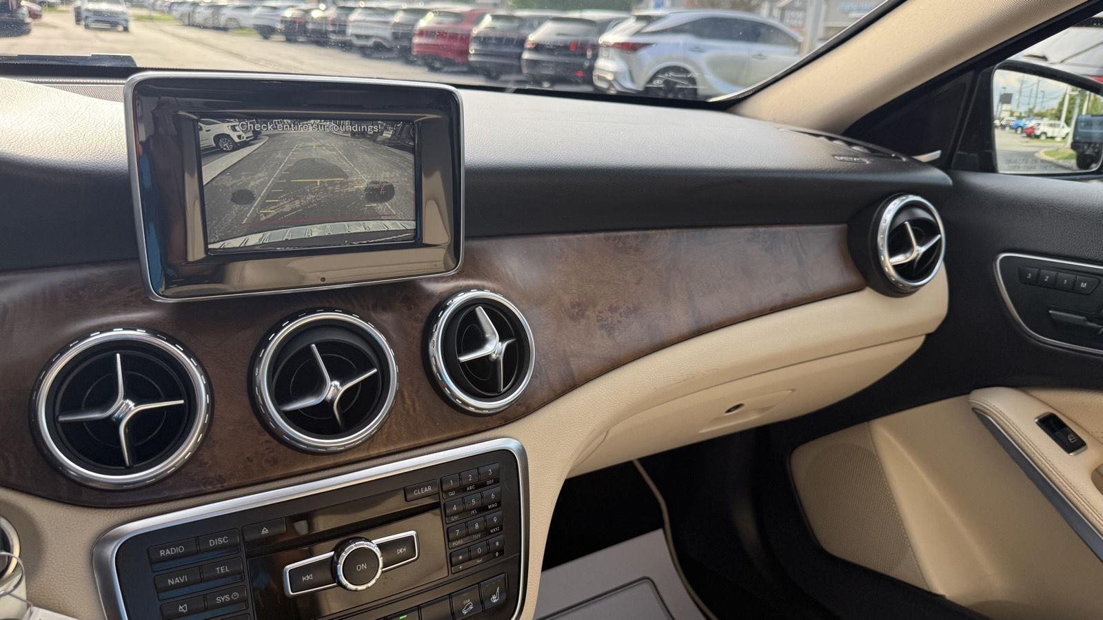 Mercedes-Benz GLA-Class  2015