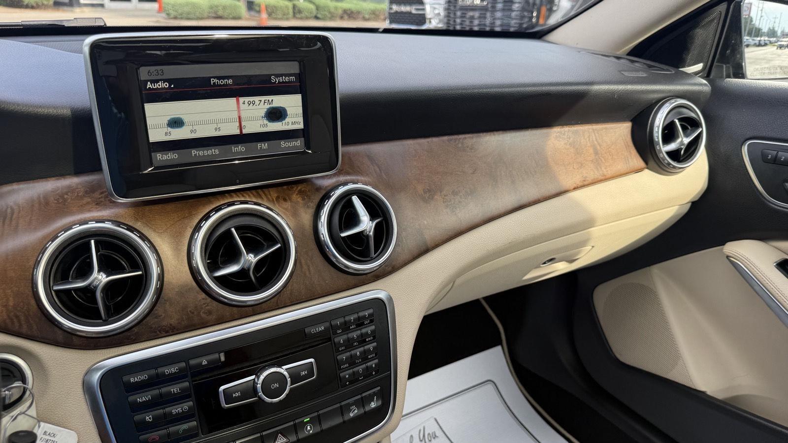 Mercedes-Benz GLA-Class  2015