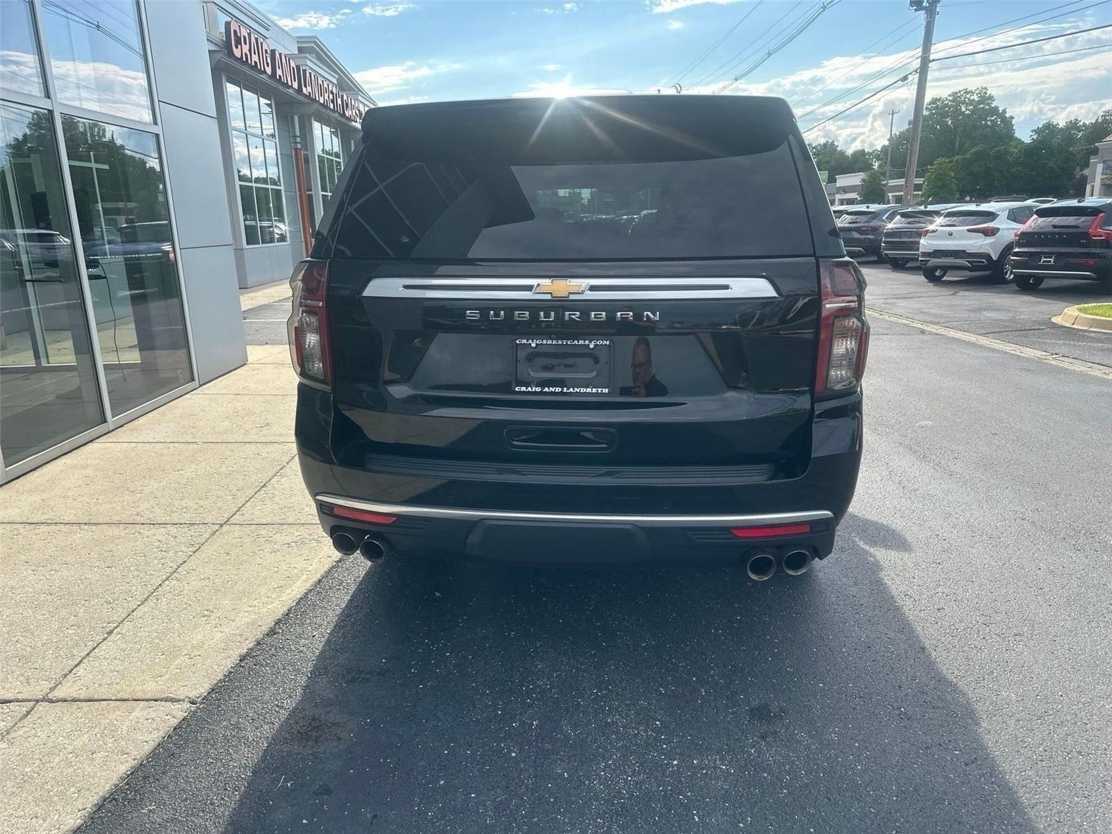 Chevrolet Suburban  2021