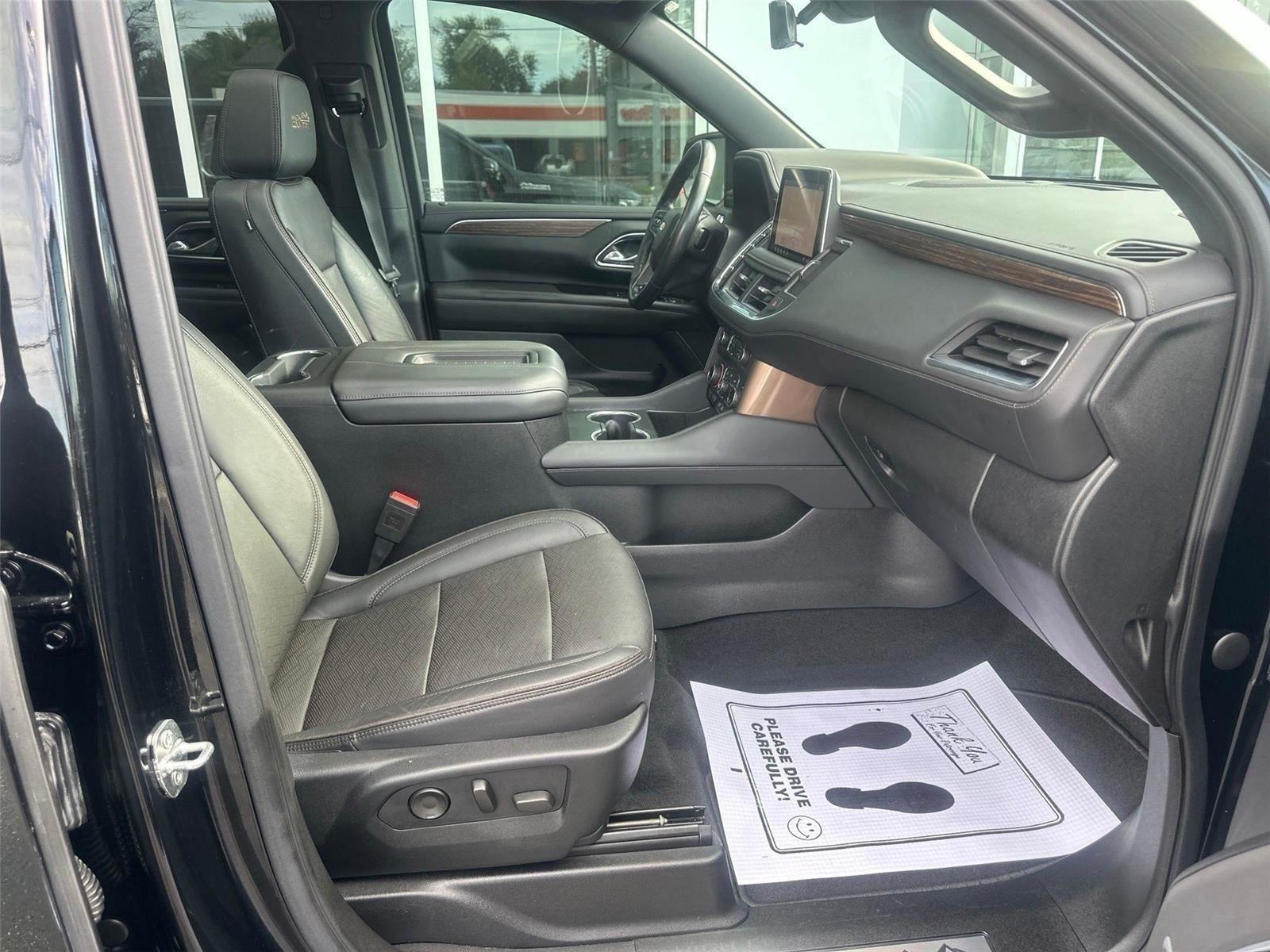 Chevrolet Suburban  2021