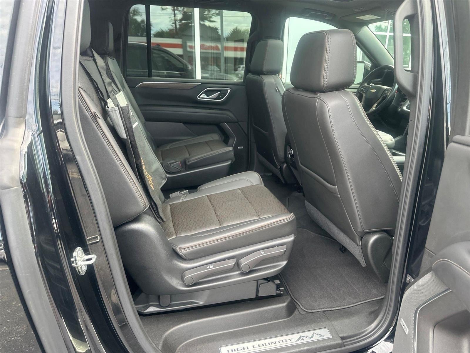 Chevrolet Suburban  2021