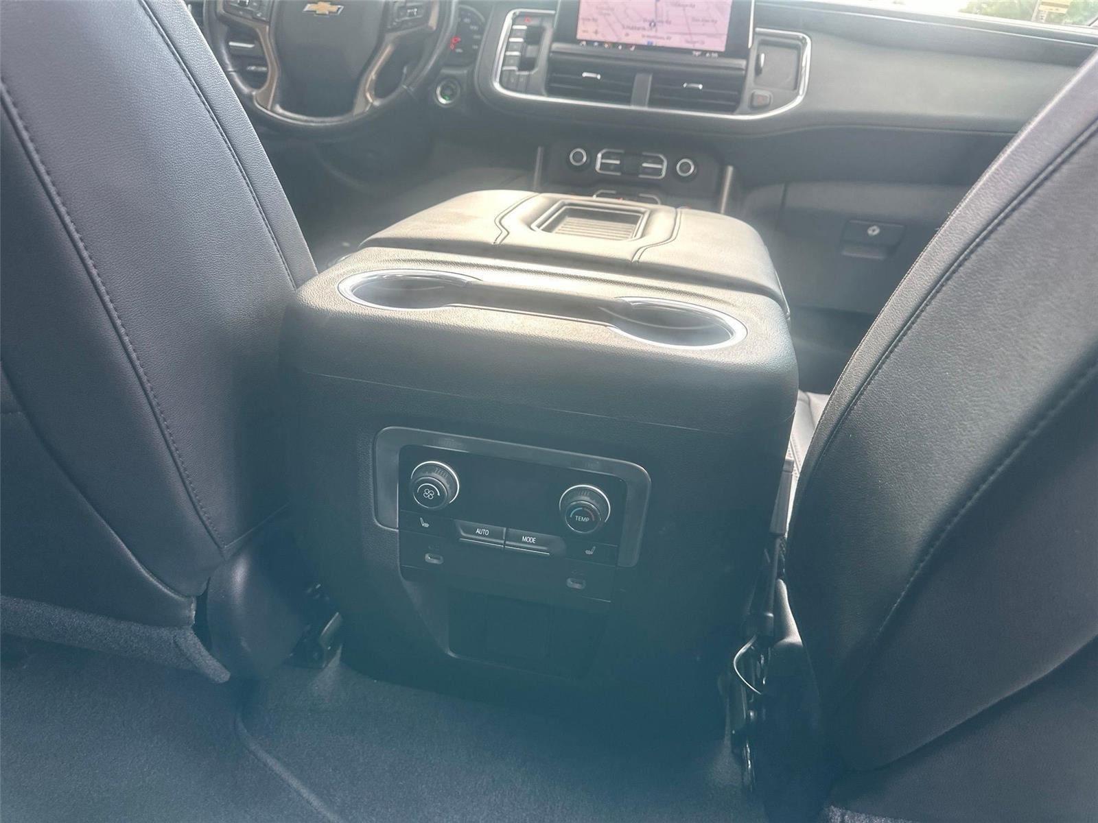 Chevrolet Suburban  2021