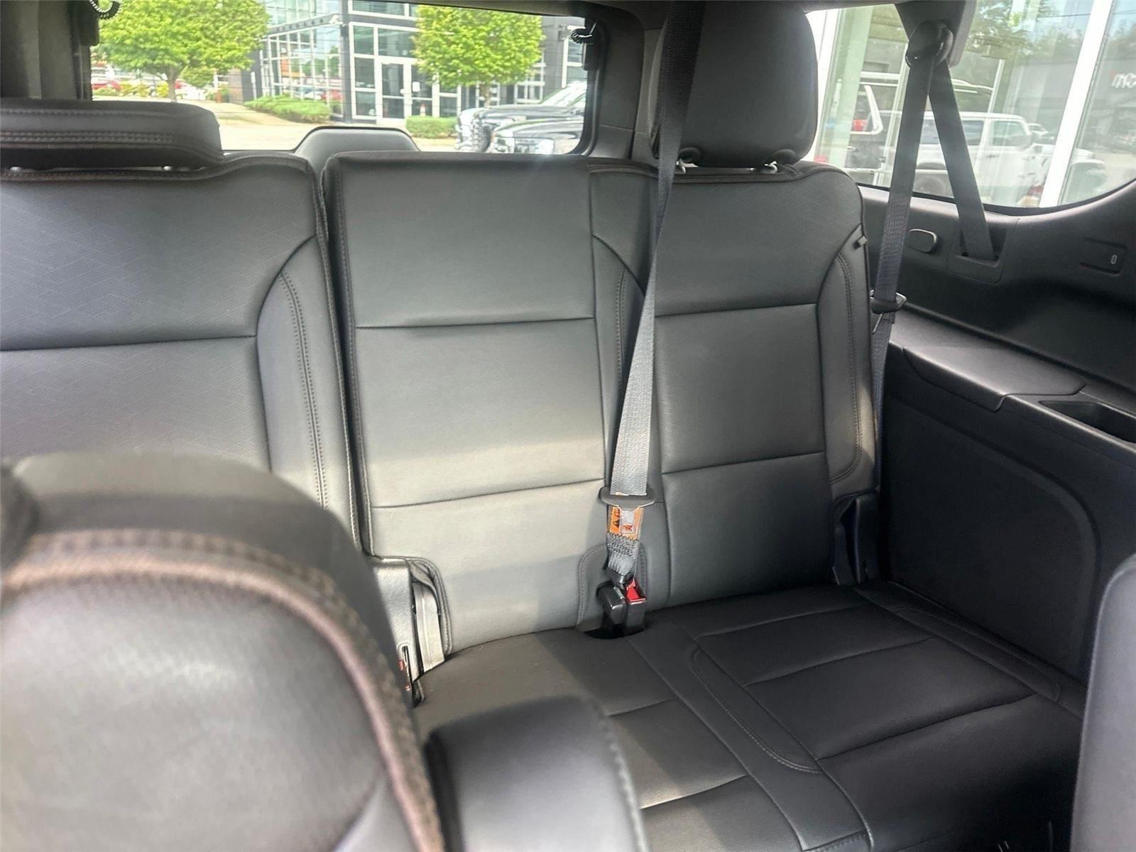 Chevrolet Suburban  2021