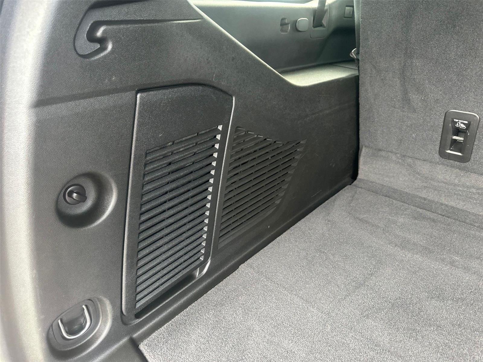 Chevrolet Suburban  2021