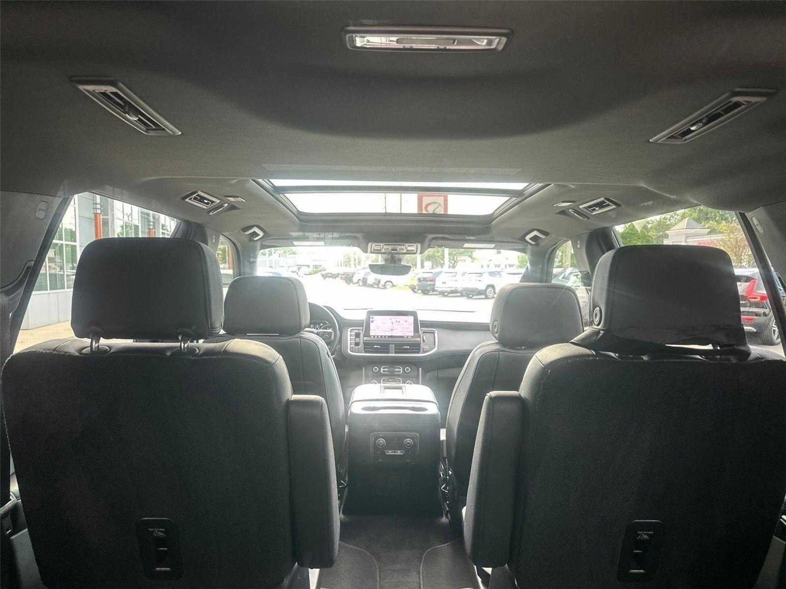 Chevrolet Suburban  2021