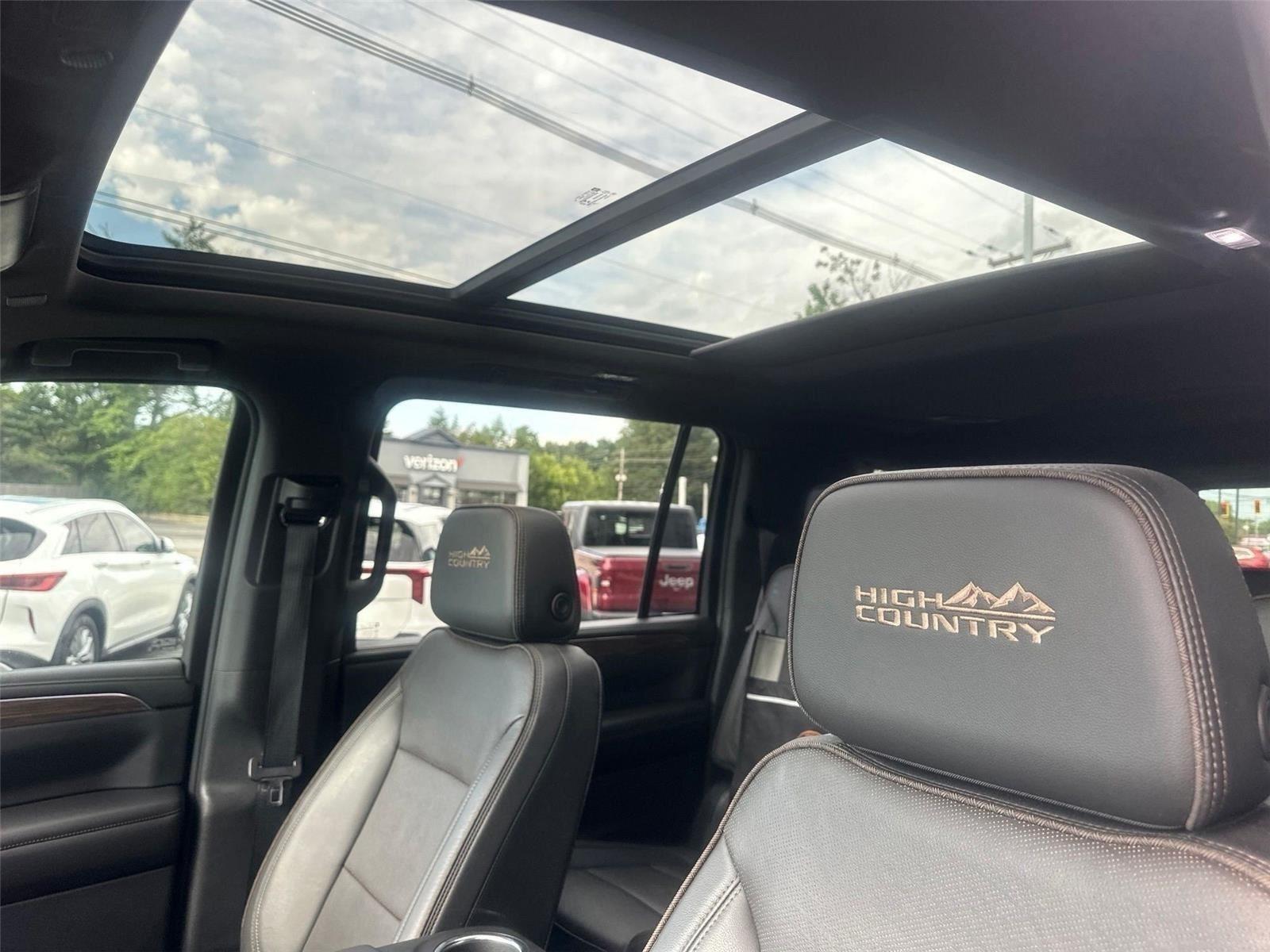 Chevrolet Suburban  2021