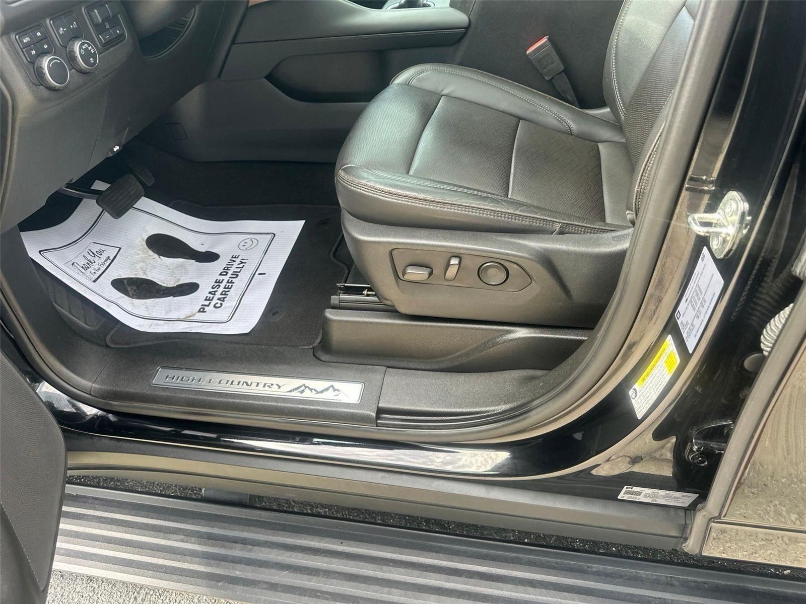 Chevrolet Suburban  2021