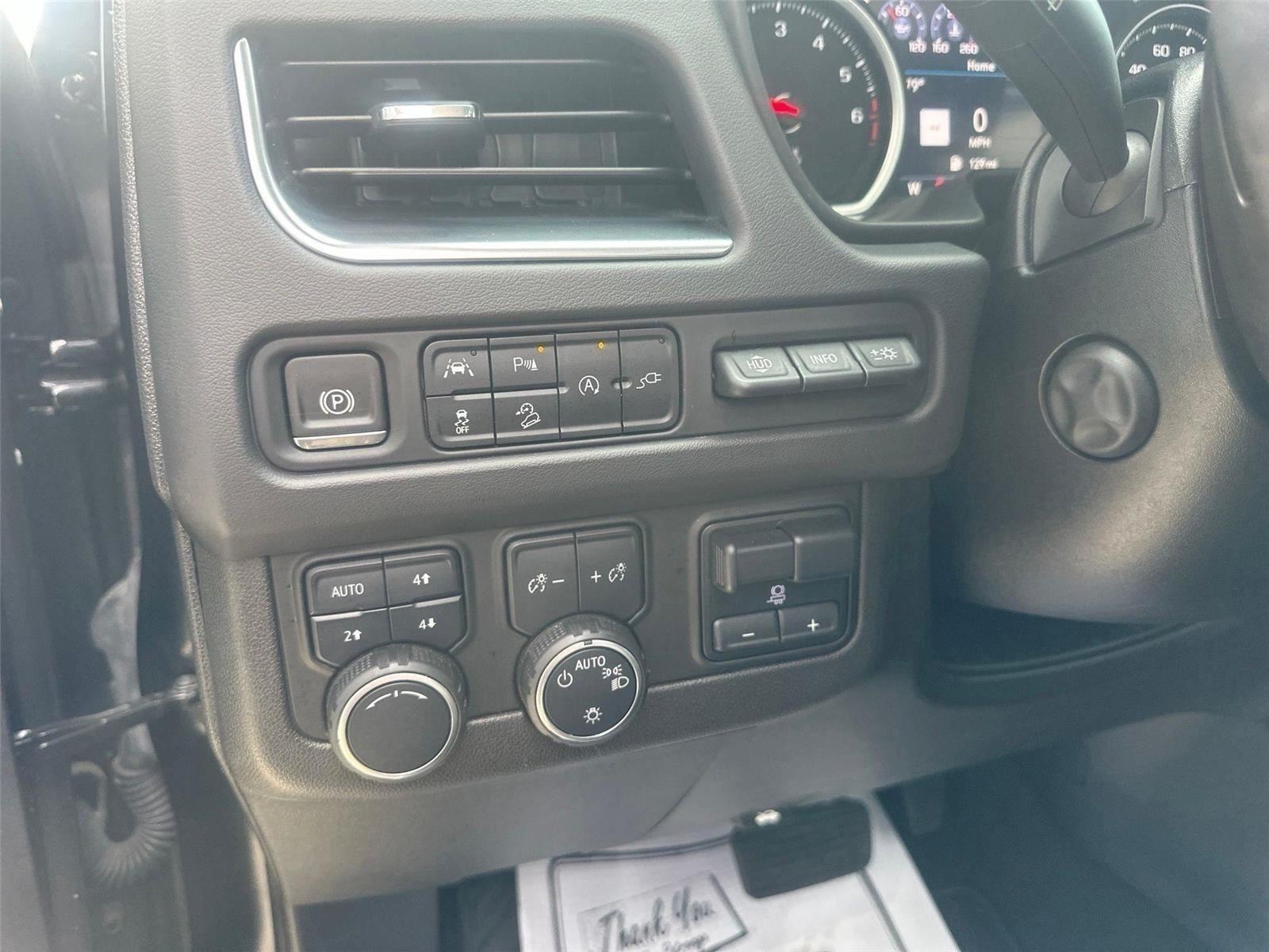 Chevrolet Suburban  2021