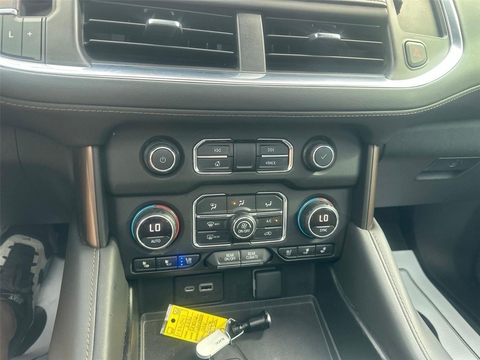Chevrolet Suburban  2021