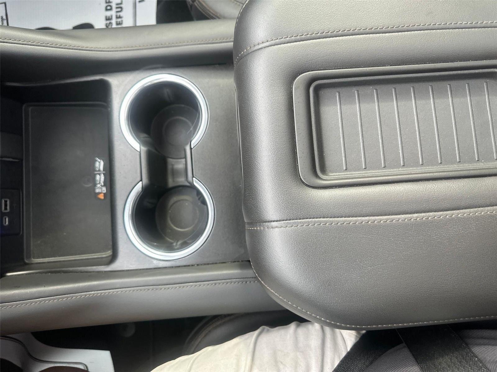 Chevrolet Suburban  2021