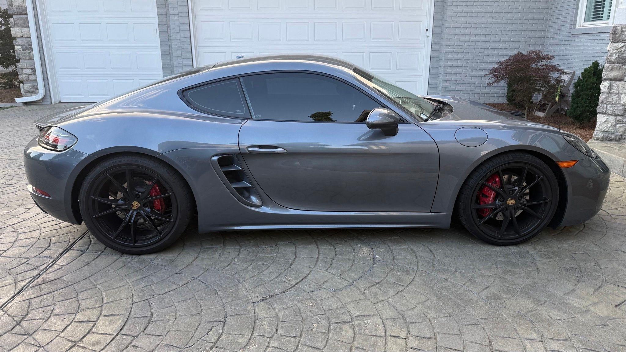 Porsche 718 Cayman  2025